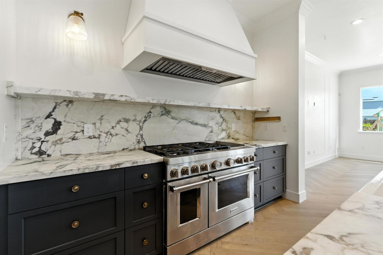 Detail Gallery Image 14 of 73 For 2328 Paramount Ln, Manteca,  CA 95337 - 4 Beds | 3/1 Baths
