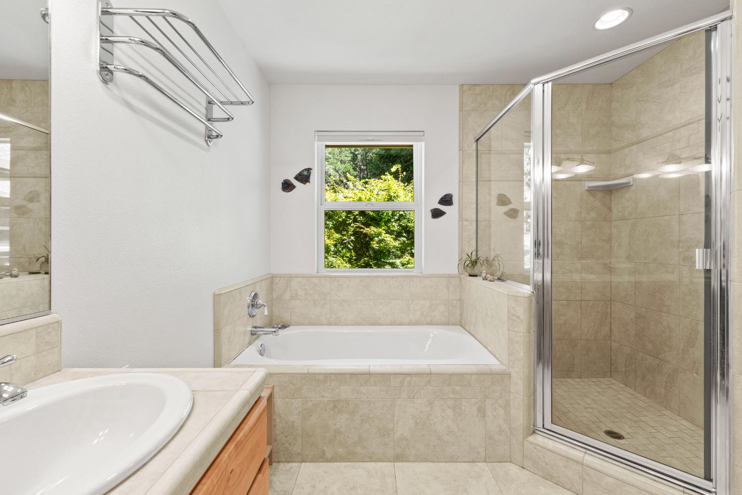 Detail Gallery Image 27 of 74 For 207 Snowberry Ct, Murphys,  CA 95247 - 4 Beds | 3 Baths
