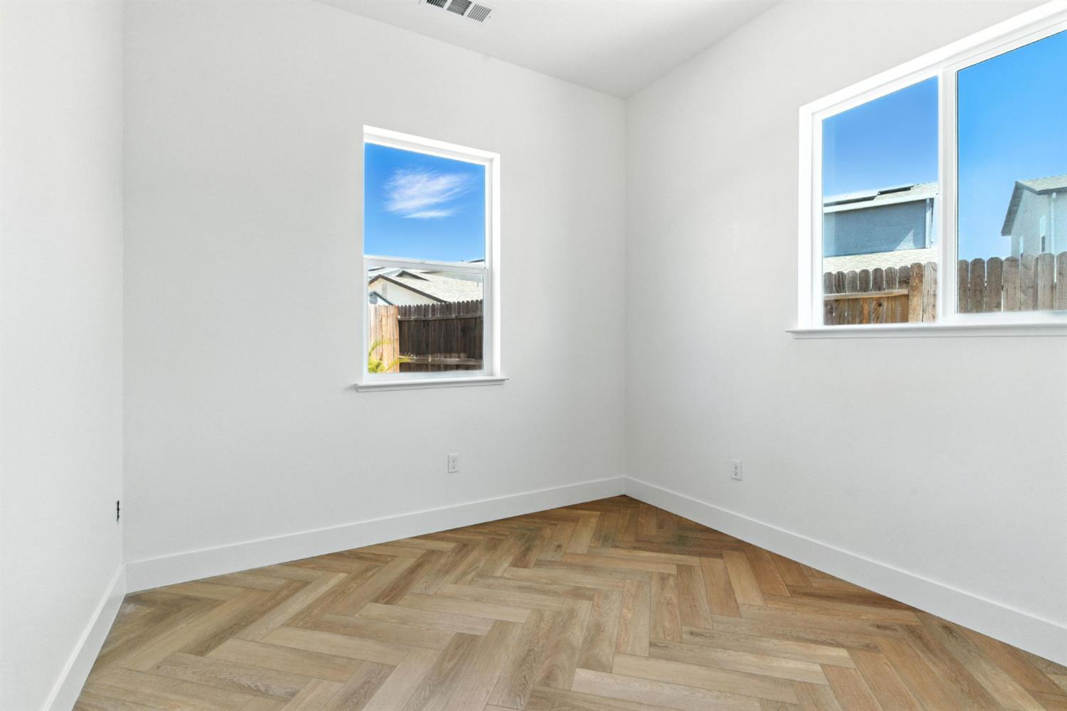 Detail Gallery Image 59 of 73 For 2328 Paramount Ln, Manteca,  CA 95337 - 4 Beds | 3/1 Baths