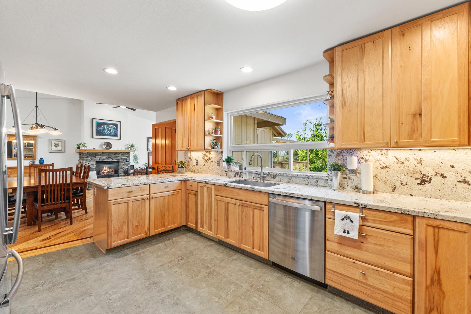 Detail Gallery Image 19 of 74 For 207 Snowberry Ct, Murphys,  CA 95247 - 4 Beds | 3 Baths