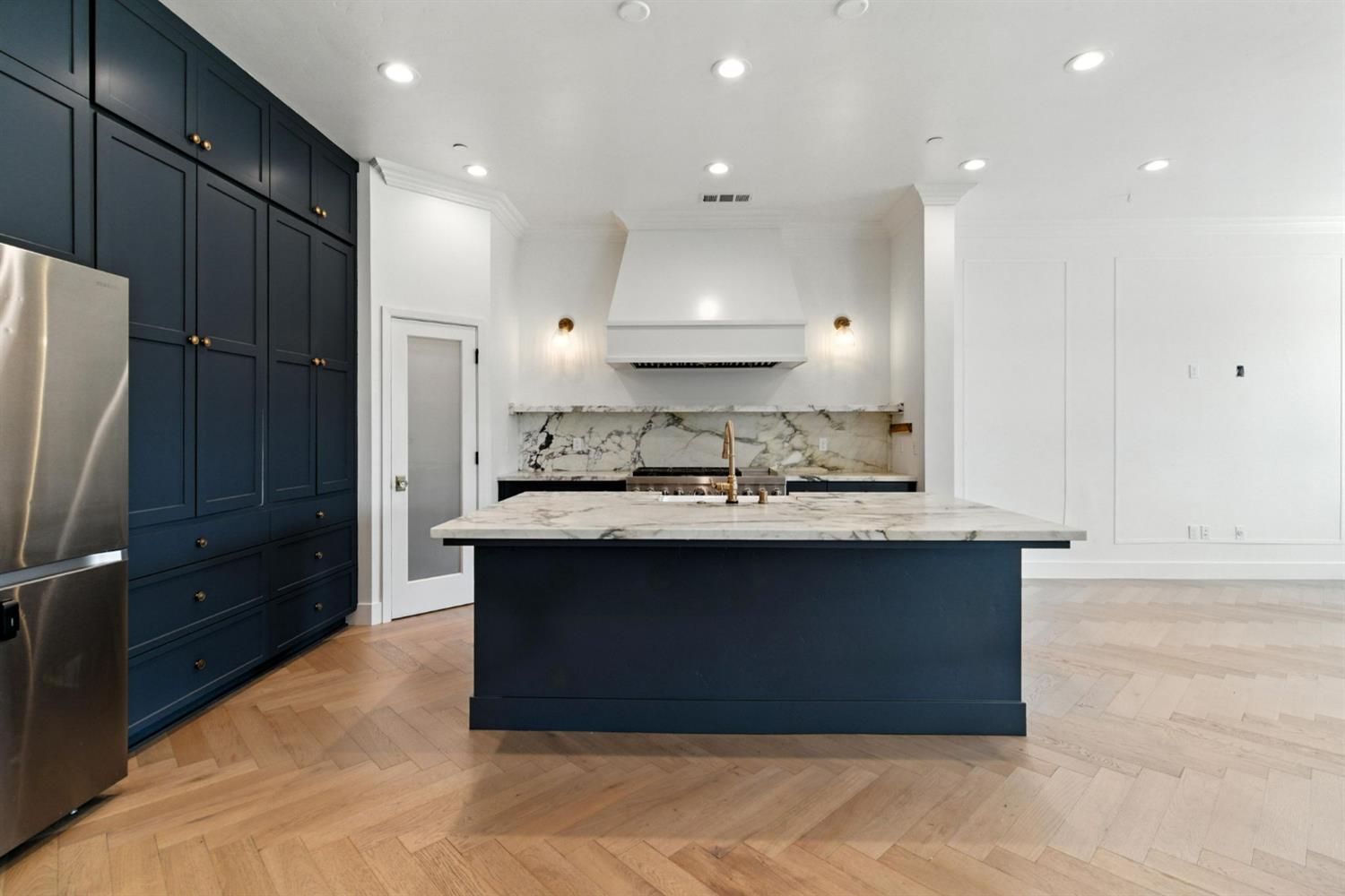Detail Gallery Image 19 of 73 For 2328 Paramount Ln, Manteca,  CA 95337 - 4 Beds | 3/1 Baths