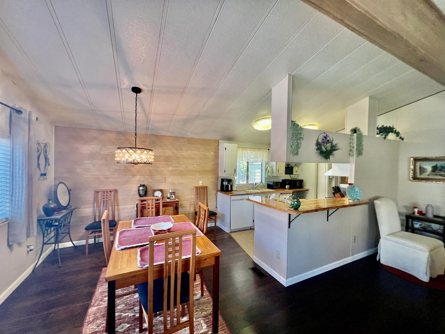 Detail Gallery Image 17 of 25 For 6132 Mame Ct, Citrus Heights,  CA 95621 - 2 Beds | 2 Baths