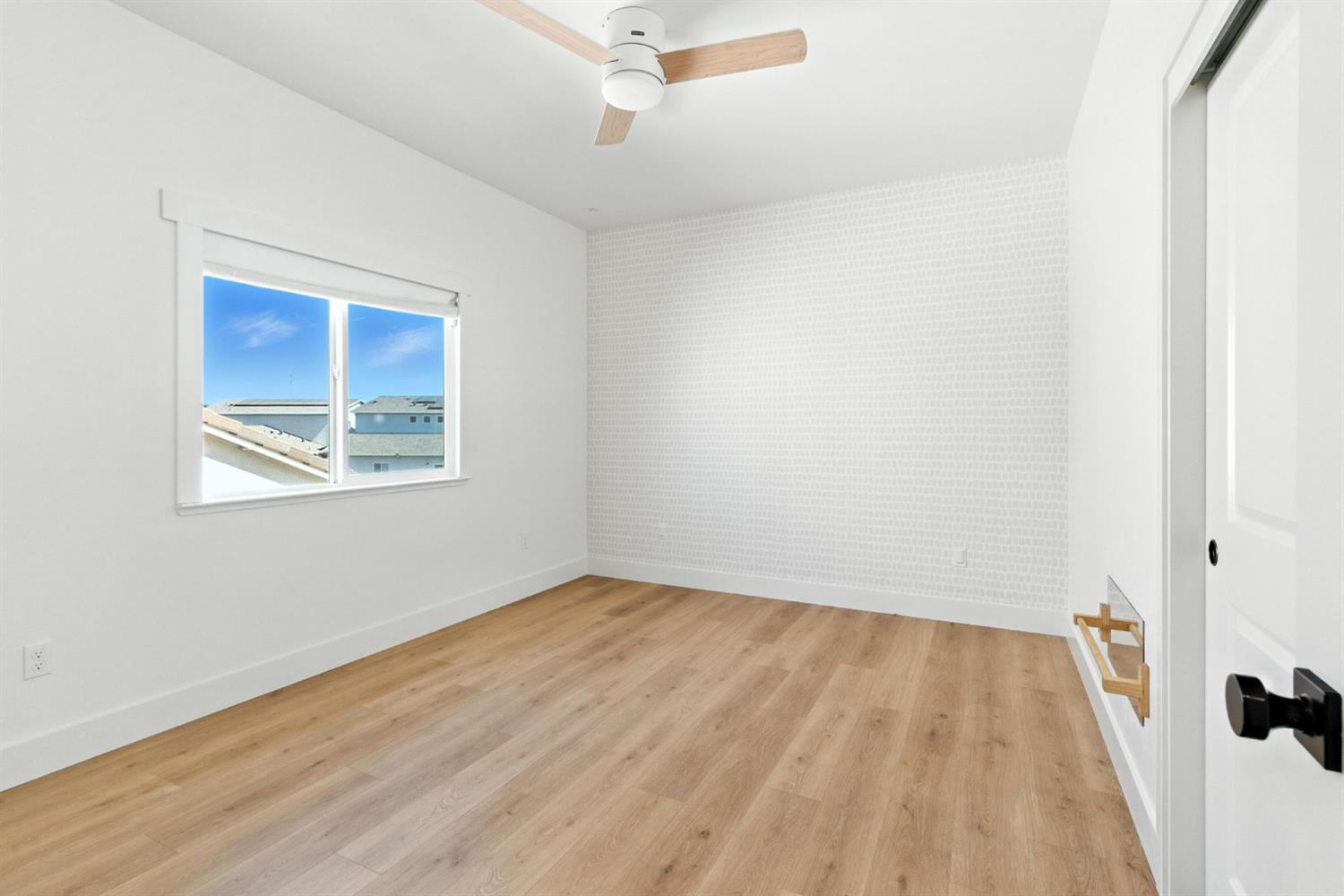 Detail Gallery Image 33 of 73 For 2328 Paramount Ln, Manteca,  CA 95337 - 4 Beds | 3/1 Baths