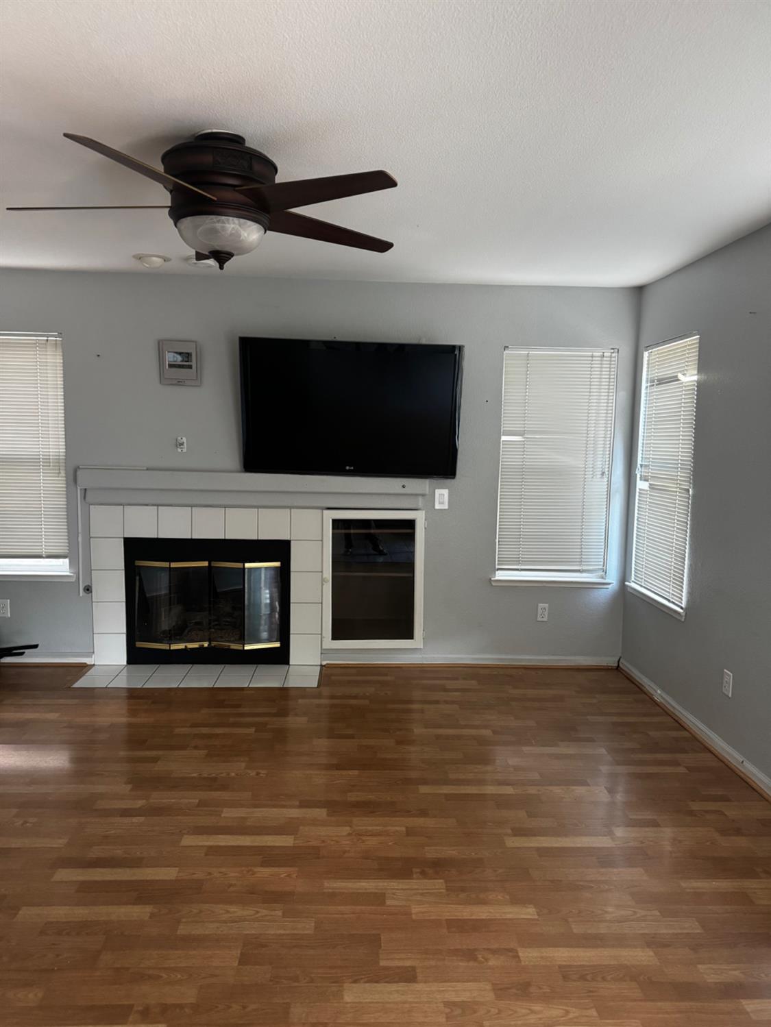 Detail Gallery Image 4 of 6 For 8284 Oakbark Ct, Elk Grove,  CA 95758 - 4 Beds | 2/1 Baths