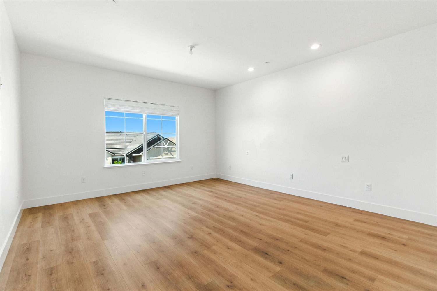 Detail Gallery Image 41 of 73 For 2328 Paramount Ln, Manteca,  CA 95337 - 4 Beds | 3/1 Baths