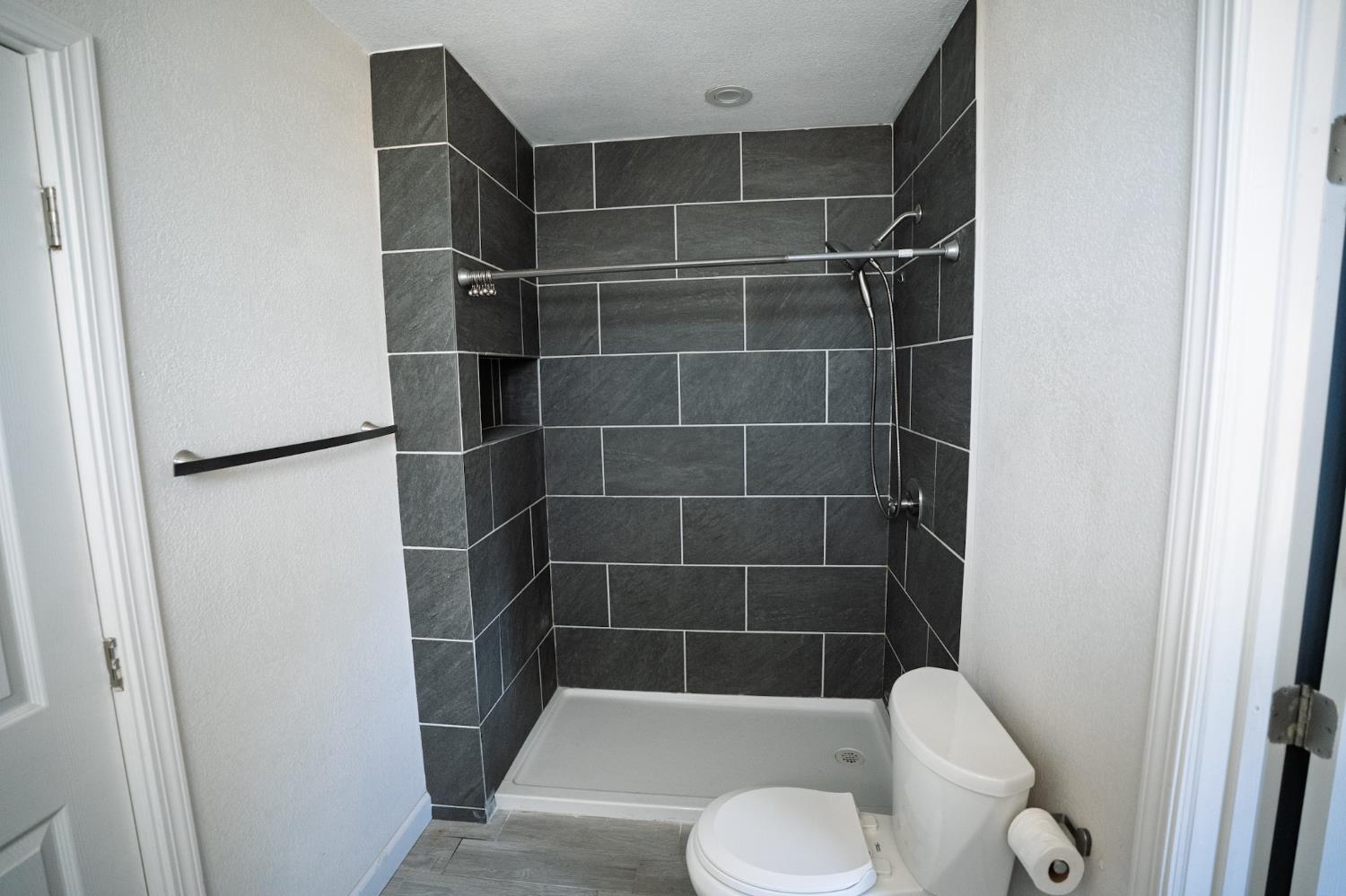 Detail Gallery Image 32 of 35 For 905 S Adelbert Ave, Stockton,  CA 95215 - 2 Beds | 1 Baths