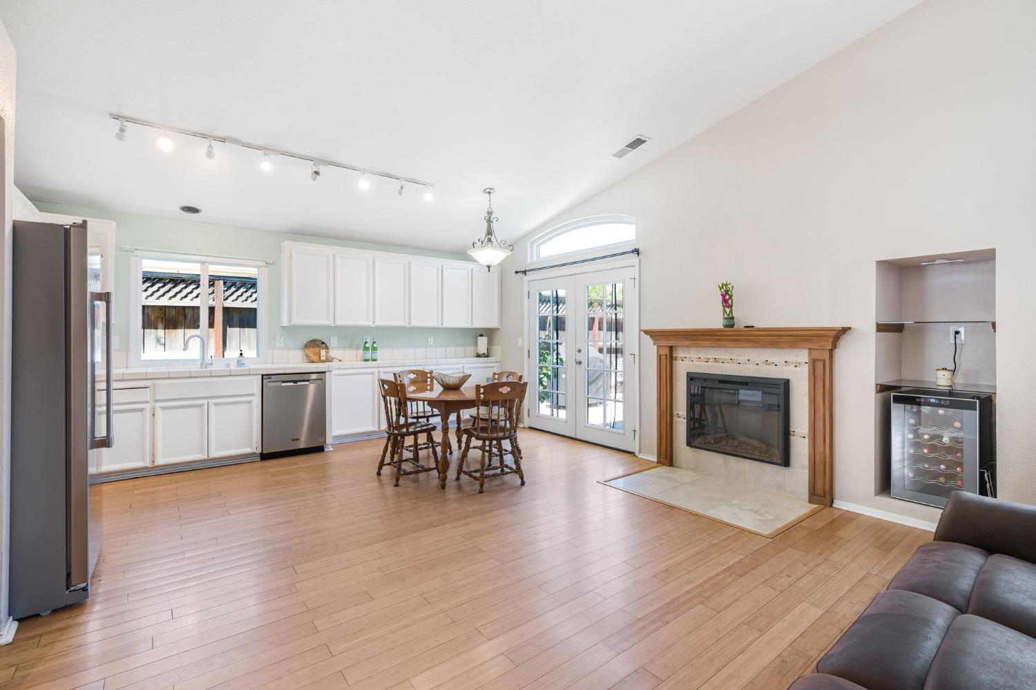 Detail Gallery Image 13 of 38 For 1625 Jasmine Ct, Tracy,  CA 95376 - 4 Beds | 2 Baths