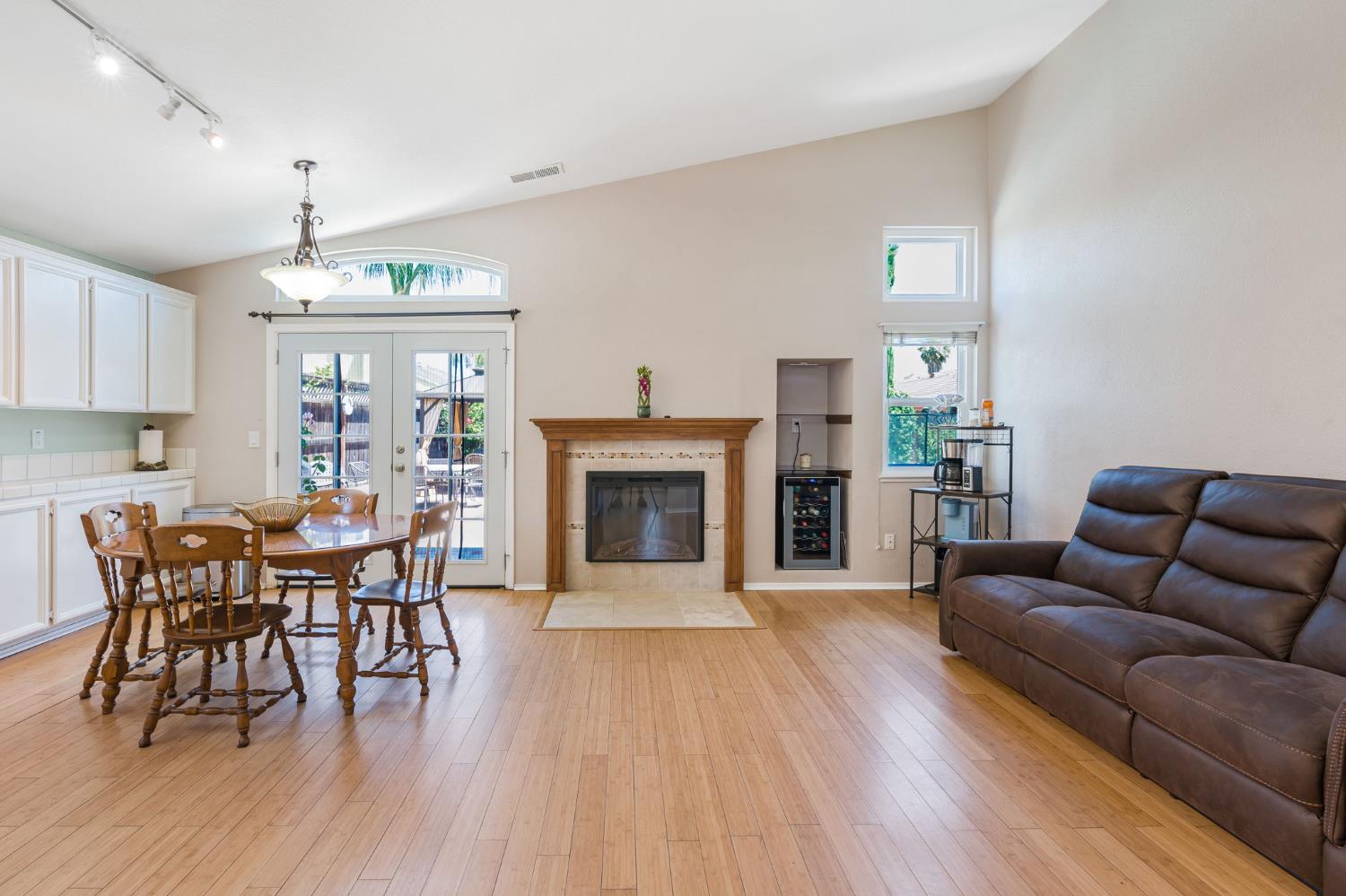 Detail Gallery Image 11 of 38 For 1625 Jasmine Ct, Tracy,  CA 95376 - 4 Beds | 2 Baths