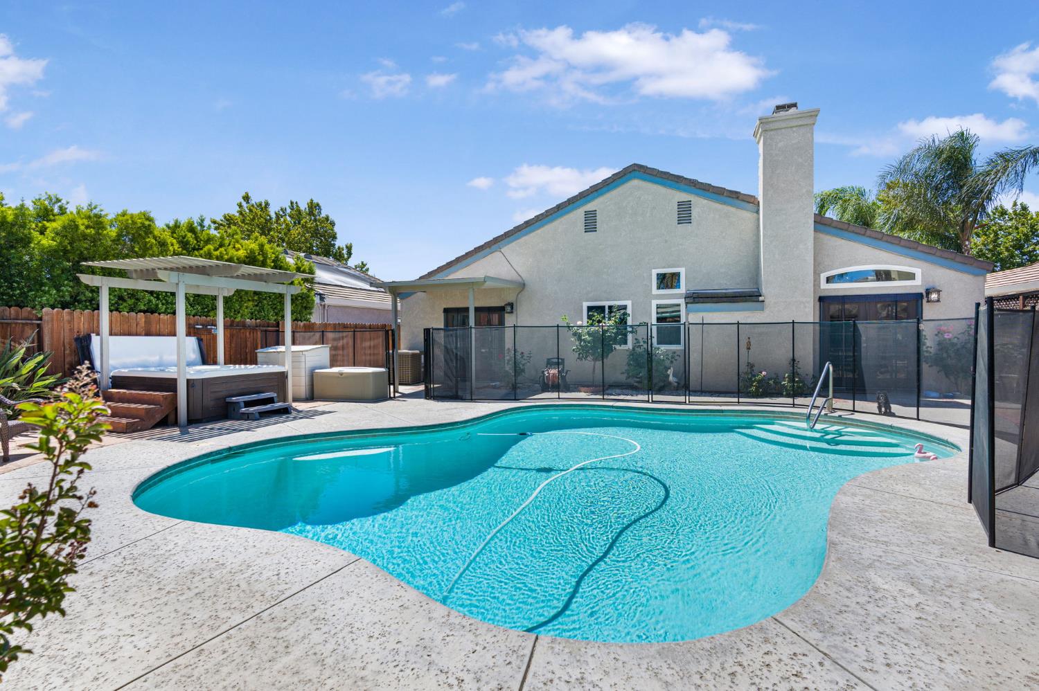 Detail Gallery Image 1 of 38 For 1625 Jasmine Ct, Tracy,  CA 95376 - 4 Beds | 2 Baths