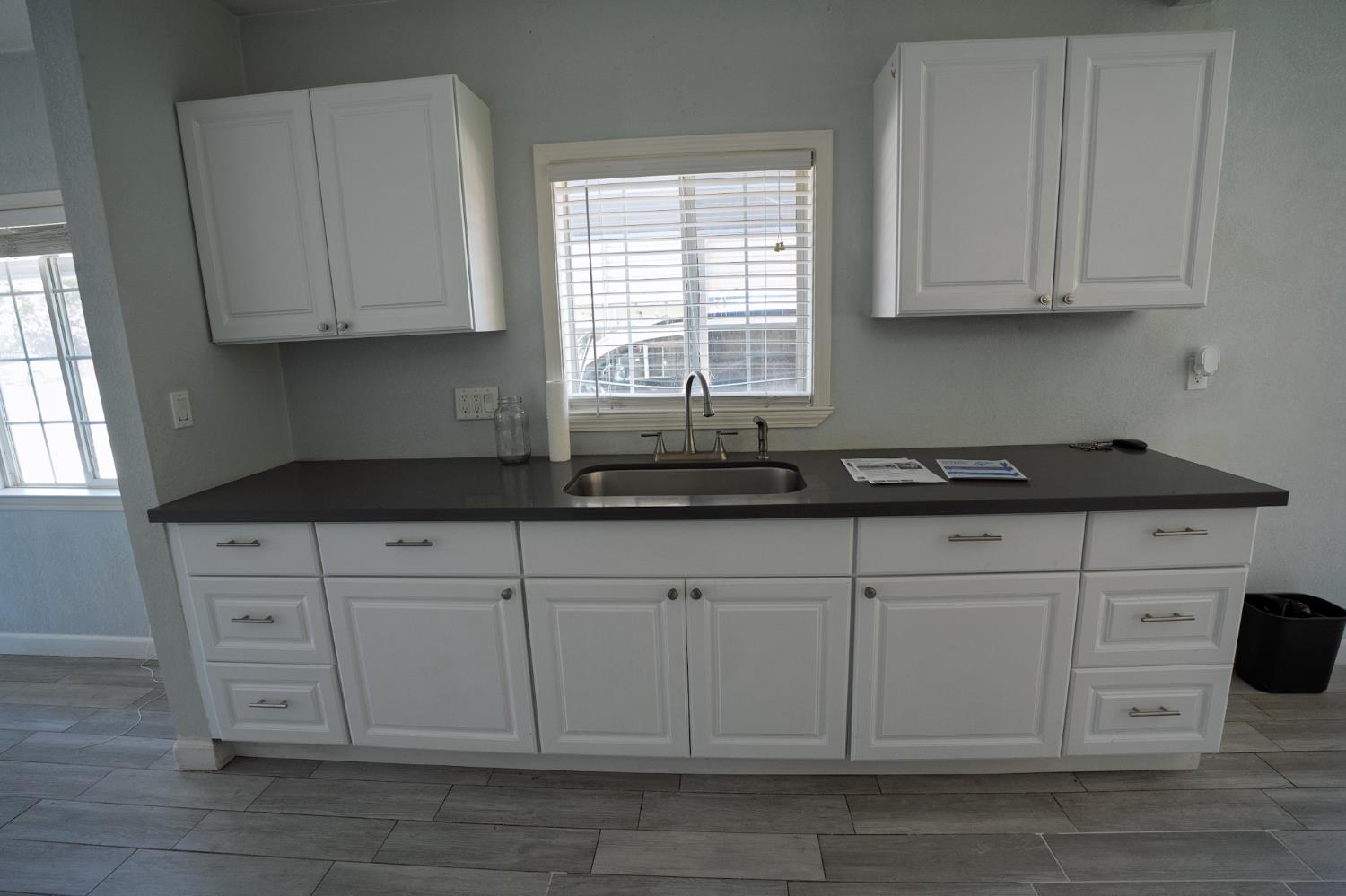 Detail Gallery Image 5 of 35 For 905 S Adelbert Ave, Stockton,  CA 95215 - 2 Beds | 1 Baths