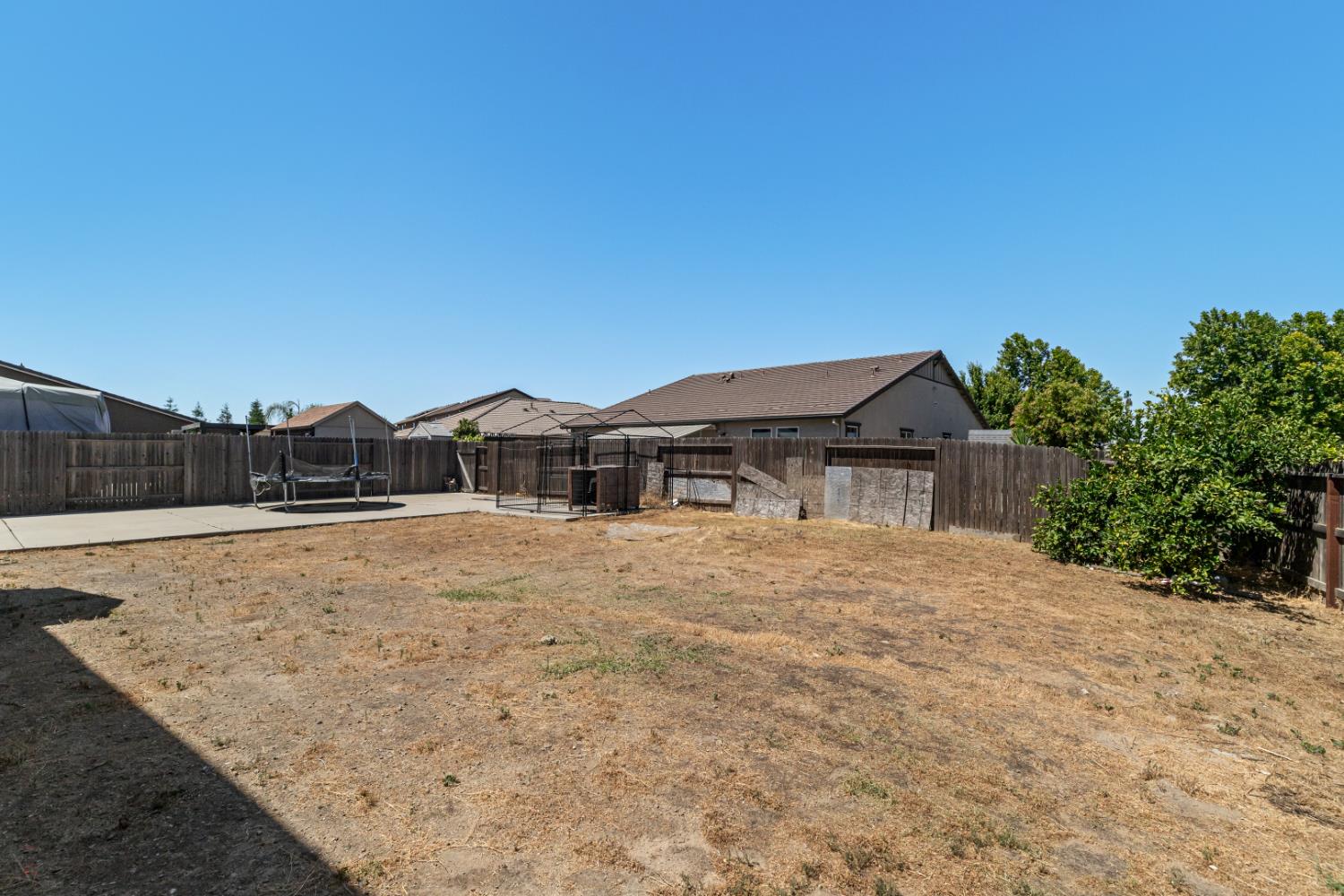 Detail Gallery Image 57 of 65 For 2411 Merlin Ln, Manteca,  CA 95337 - 5 Beds | 3 Baths