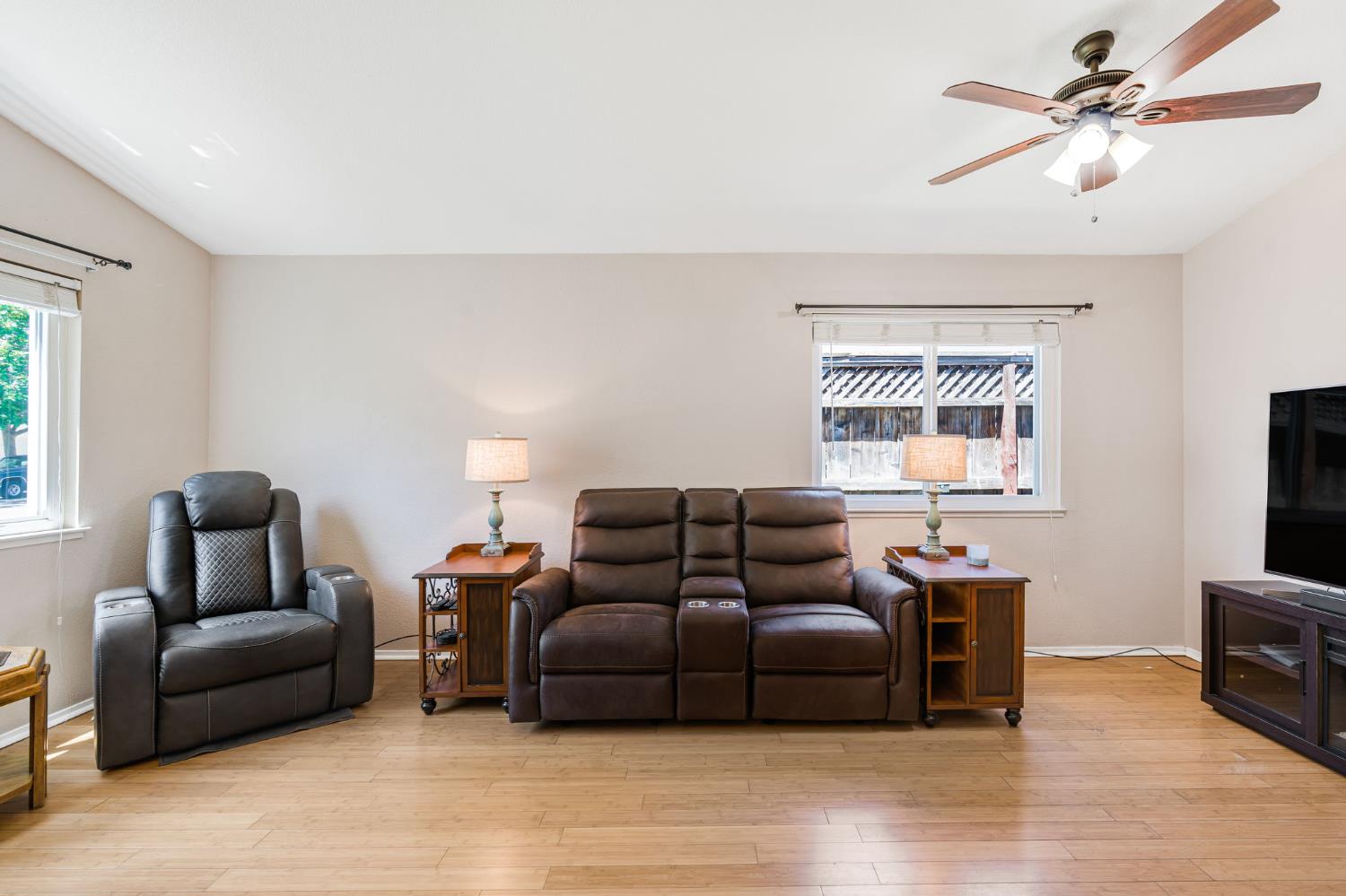 Detail Gallery Image 8 of 38 For 1625 Jasmine Ct, Tracy,  CA 95376 - 4 Beds | 2 Baths