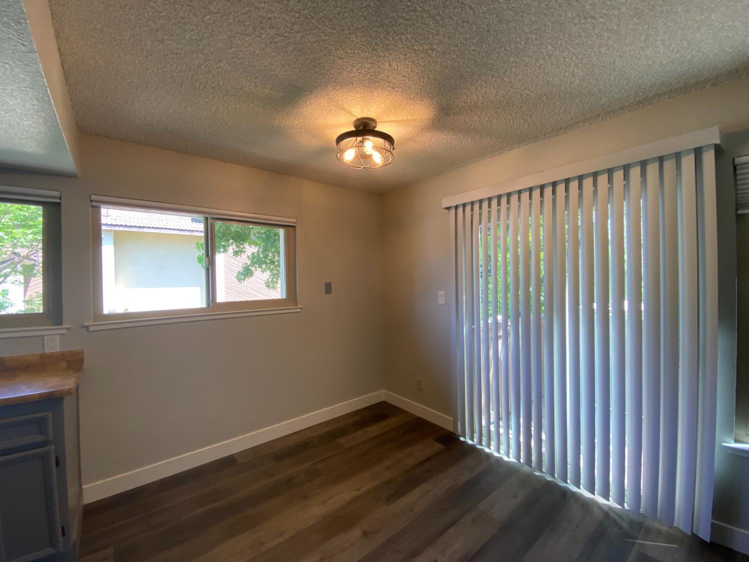 Detail Gallery Image 8 of 24 For 3701 Colonial Dr #92,  Modesto,  CA 95356 - 1 Beds | 1 Baths