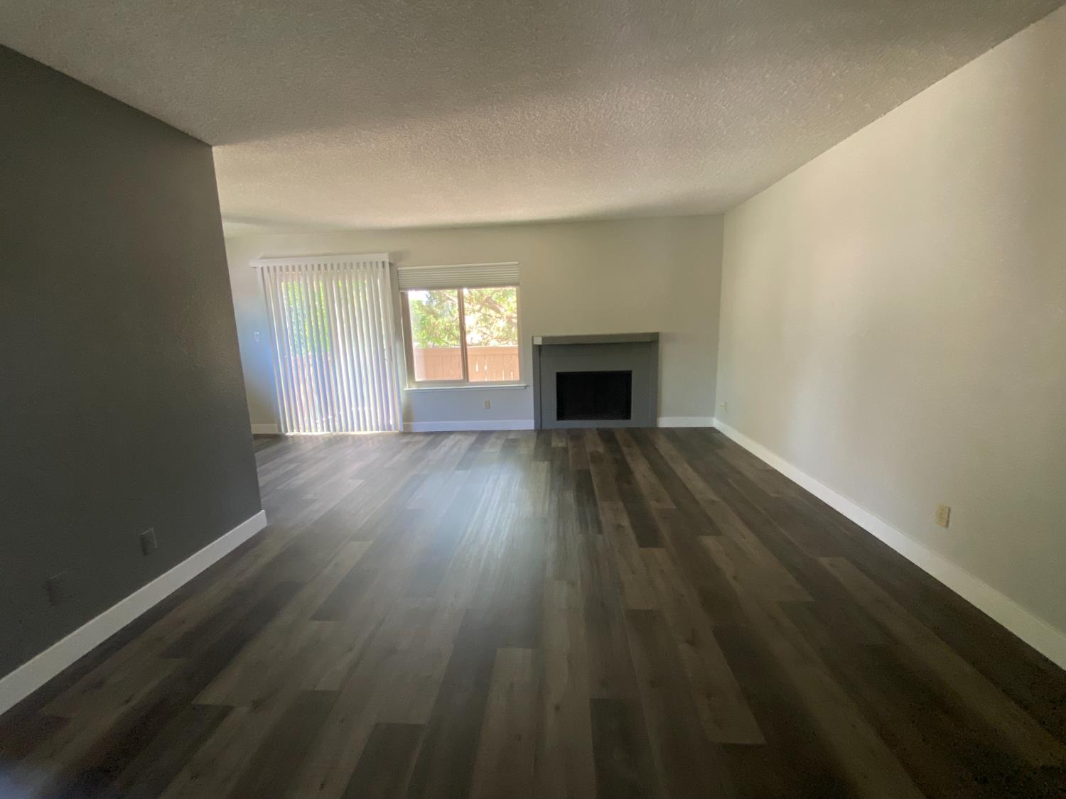 Detail Gallery Image 5 of 24 For 3701 Colonial Dr #92,  Modesto,  CA 95356 - 1 Beds | 1 Baths