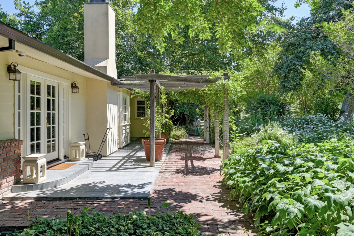 Detail Gallery Image 5 of 79 For 6535 State Highway 16, Guinda,  CA 95637 - 2 Beds | 2 Baths