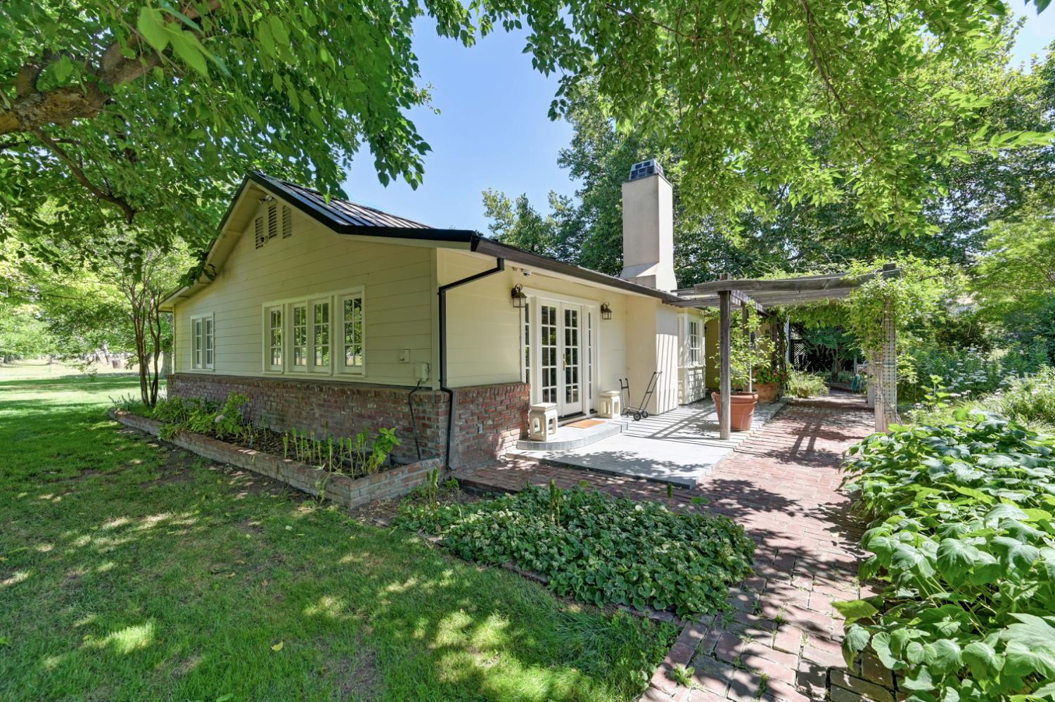 Detail Gallery Image 4 of 79 For 6535 State Highway 16, Guinda,  CA 95637 - 2 Beds | 2 Baths