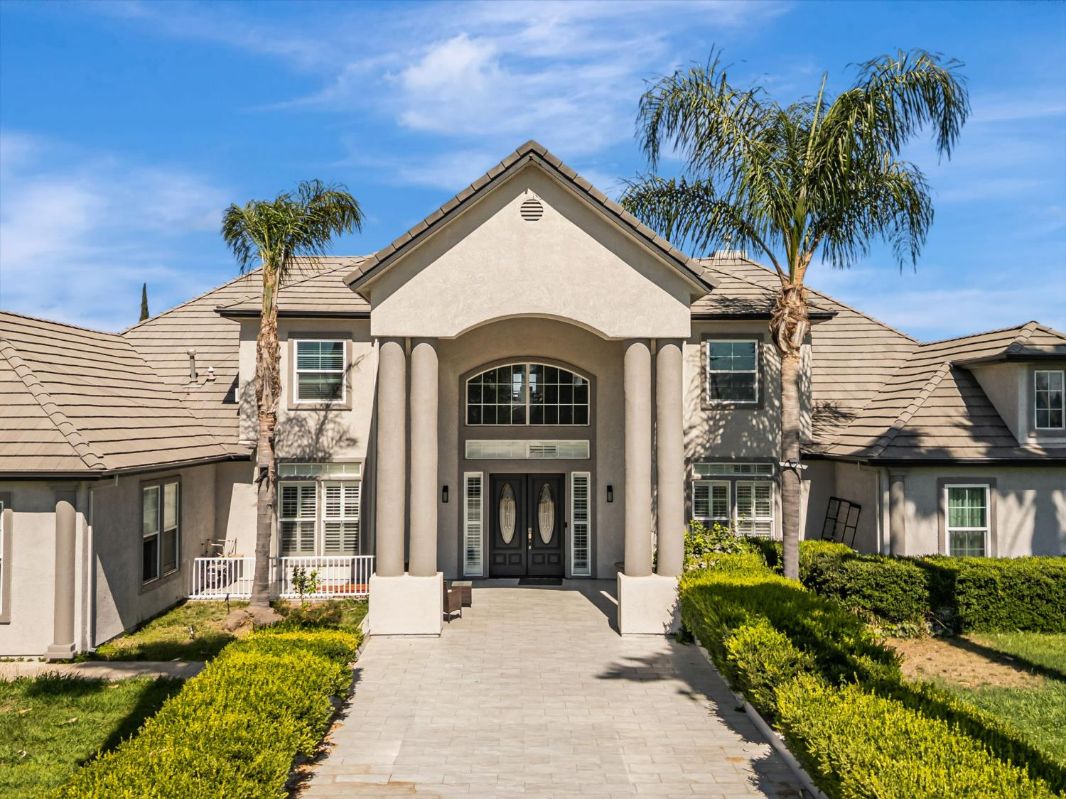 Detail Gallery Image 3 of 90 For 12732 N West Ln, Lodi,  CA 95240 - 6 Beds | 5/1 Baths