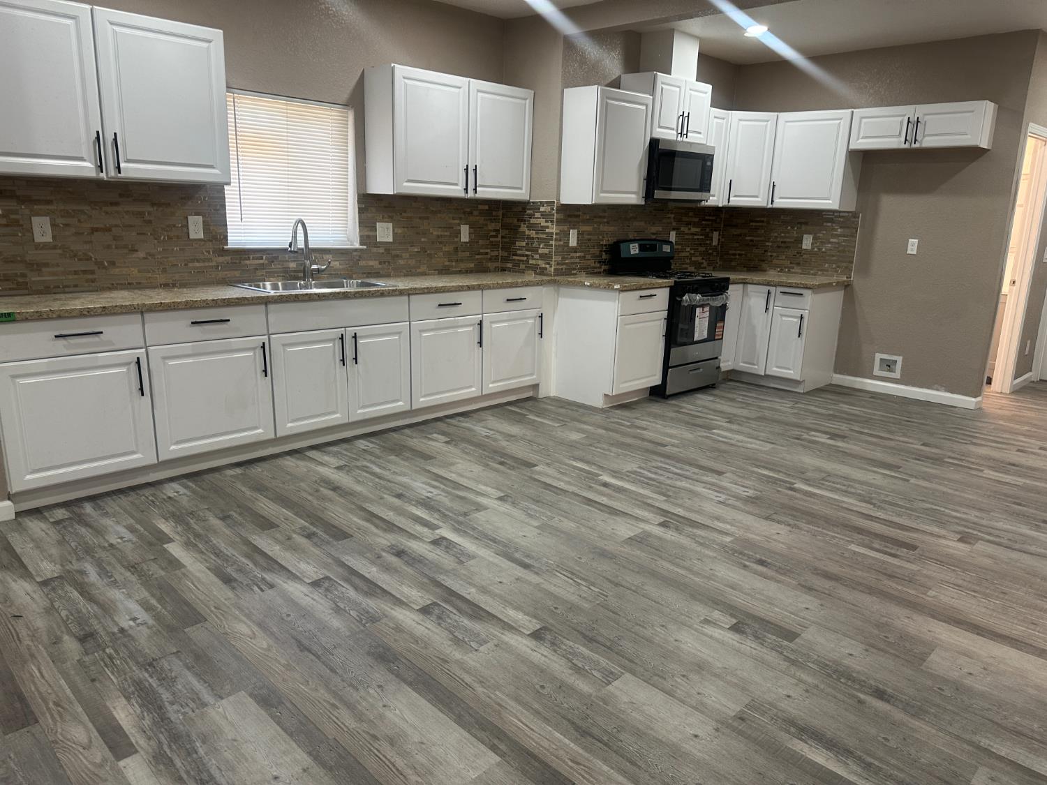 Detail Gallery Image 7 of 18 For 1224 Pinchot, Stockton,  CA 95205 - 3 Beds | 2 Baths