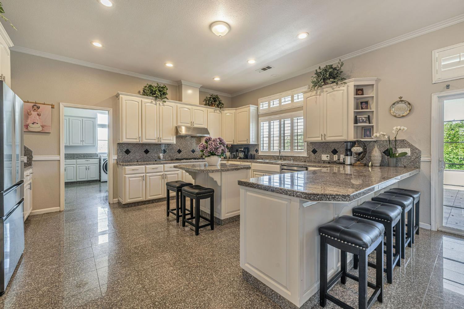 Detail Gallery Image 18 of 90 For 12732 N West Ln, Lodi,  CA 95240 - 6 Beds | 5/1 Baths