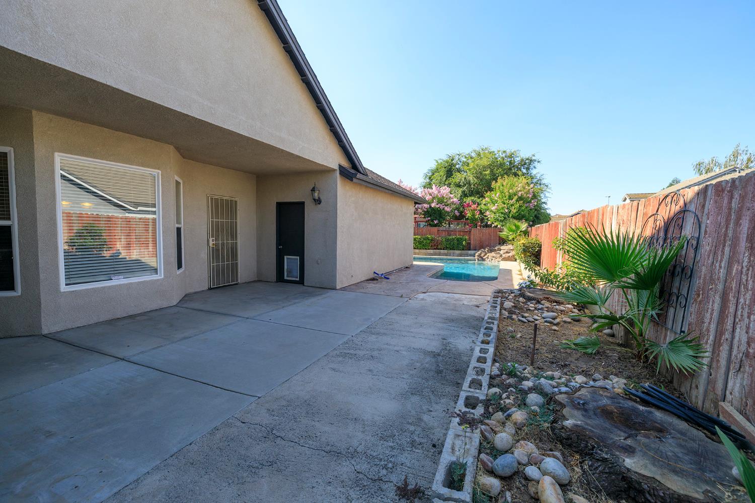 Detail Gallery Image 44 of 49 For 1813 Heartnut Way, Hughson,  CA 95326 - 3 Beds | 2 Baths