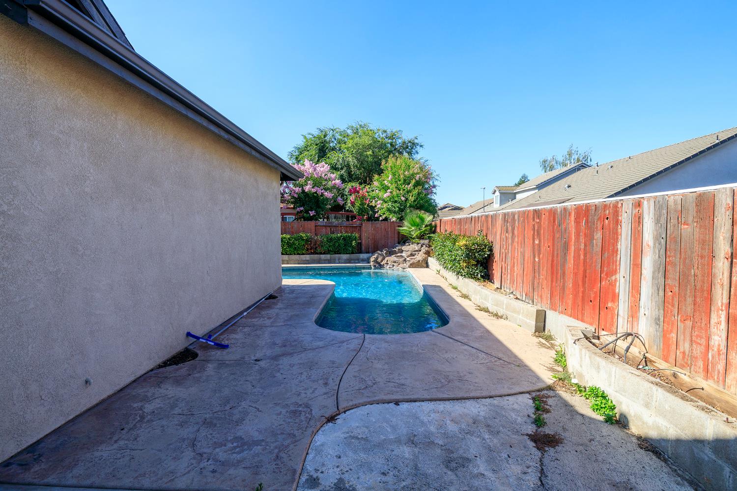 Detail Gallery Image 42 of 49 For 1813 Heartnut Way, Hughson,  CA 95326 - 3 Beds | 2 Baths