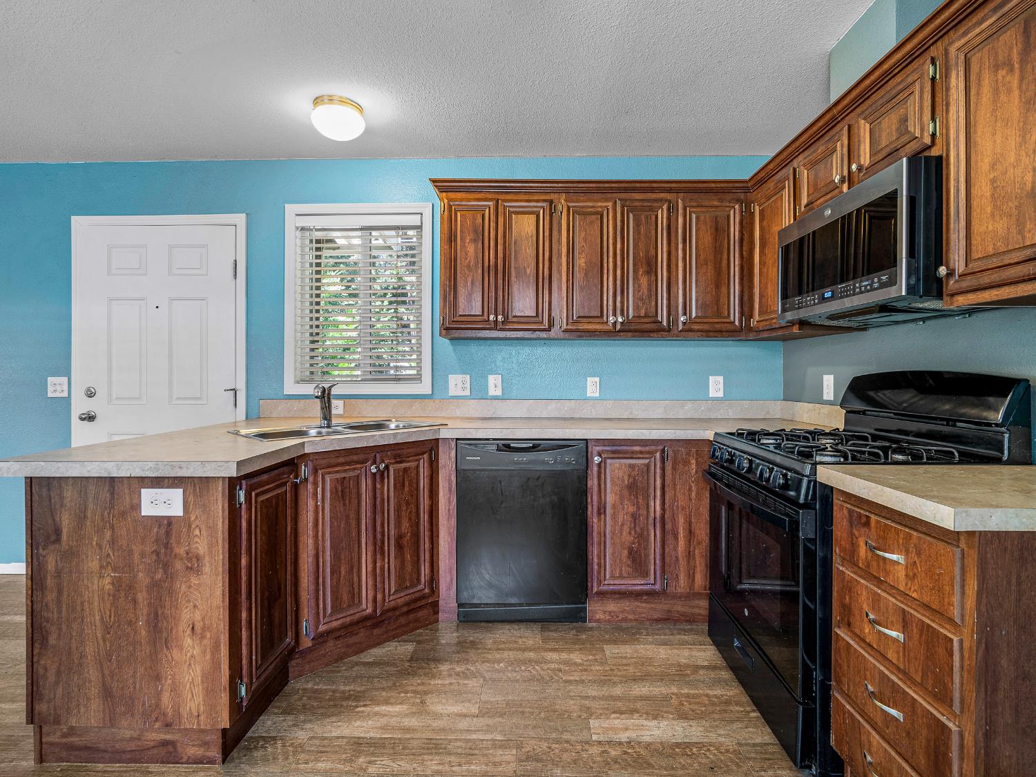 Detail Gallery Image 18 of 24 For 2933 Forebay Rd 28, Pollock Pines,  CA 95726 - 2 Beds | 2 Baths