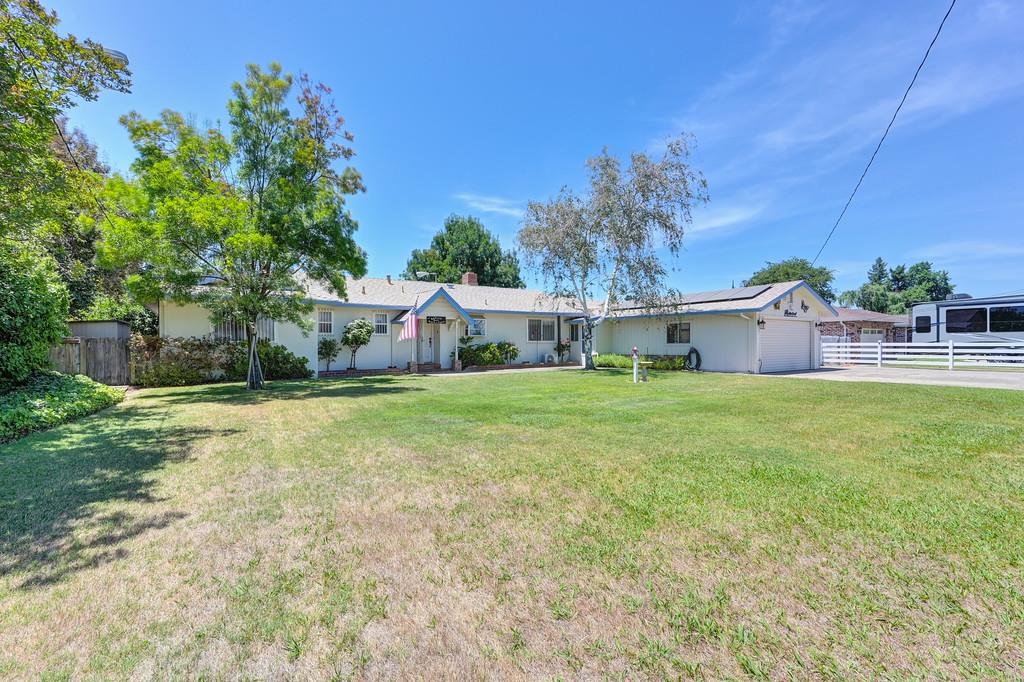 Detail Gallery Image 6 of 72 For 18493 N Jack Tone Rd, Lockeford,  CA 95237 - 4 Beds | 2/1 Baths