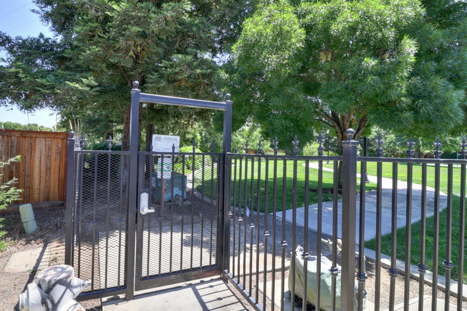 Detail Gallery Image 66 of 75 For 9473 Windrift Ln, Elk Grove,  CA 95758 - 4 Beds | 2/1 Baths
