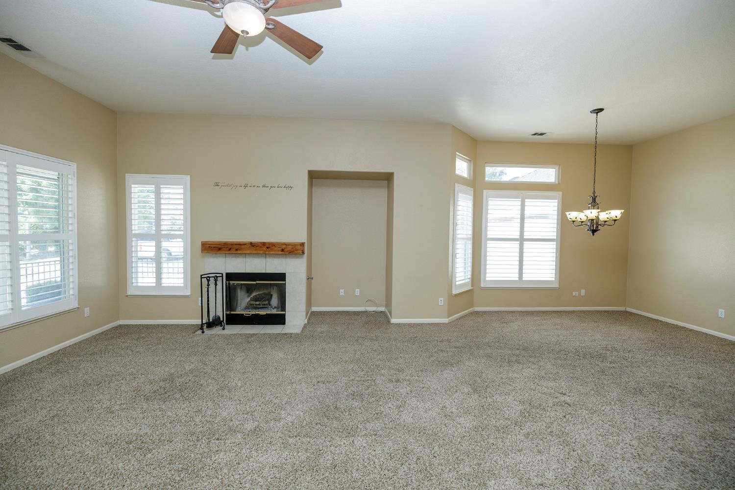 Detail Gallery Image 14 of 49 For 1813 Heartnut Way, Hughson,  CA 95326 - 3 Beds | 2 Baths