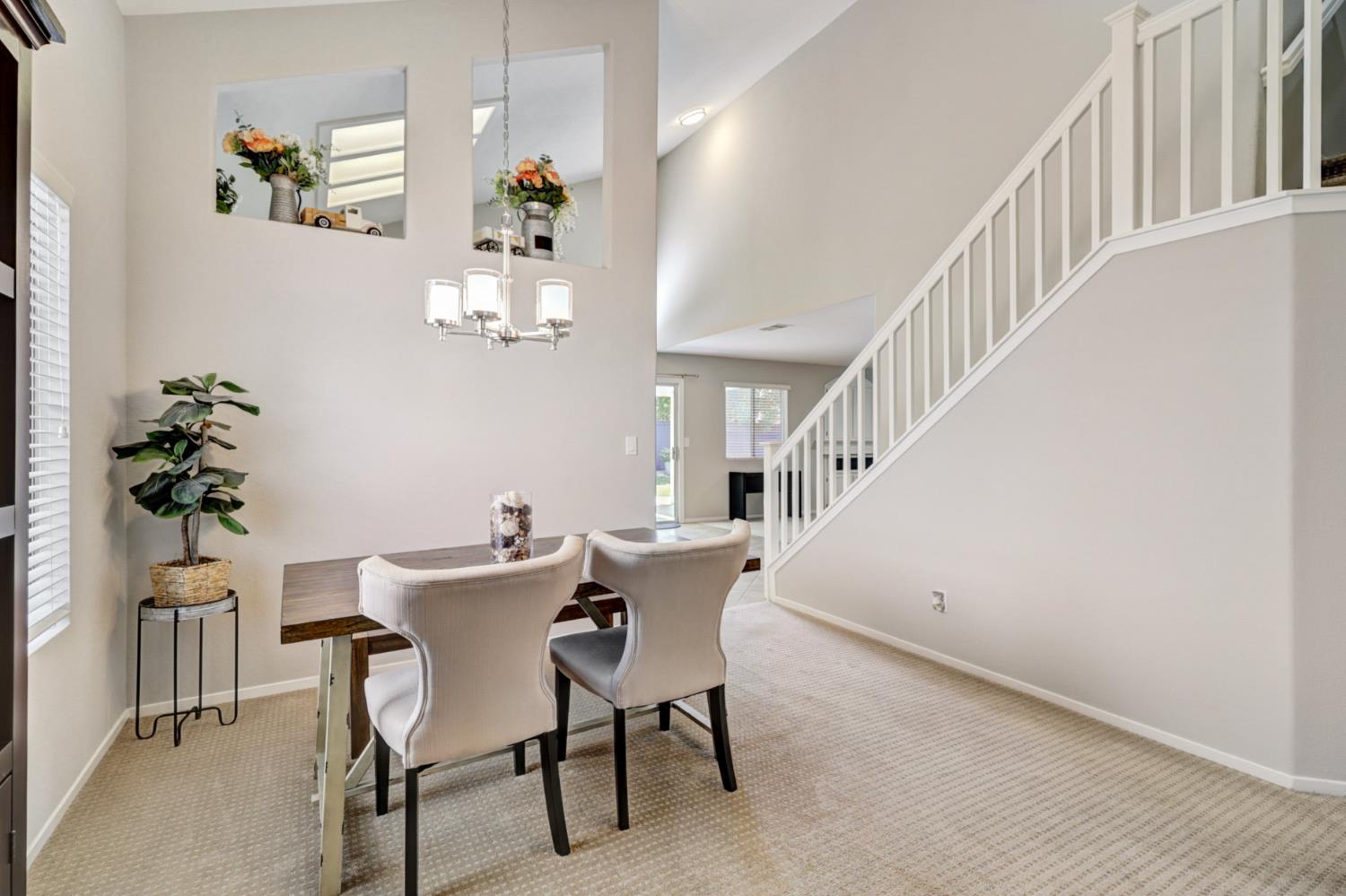 Detail Gallery Image 11 of 75 For 9473 Windrift Ln, Elk Grove,  CA 95758 - 4 Beds | 2/1 Baths