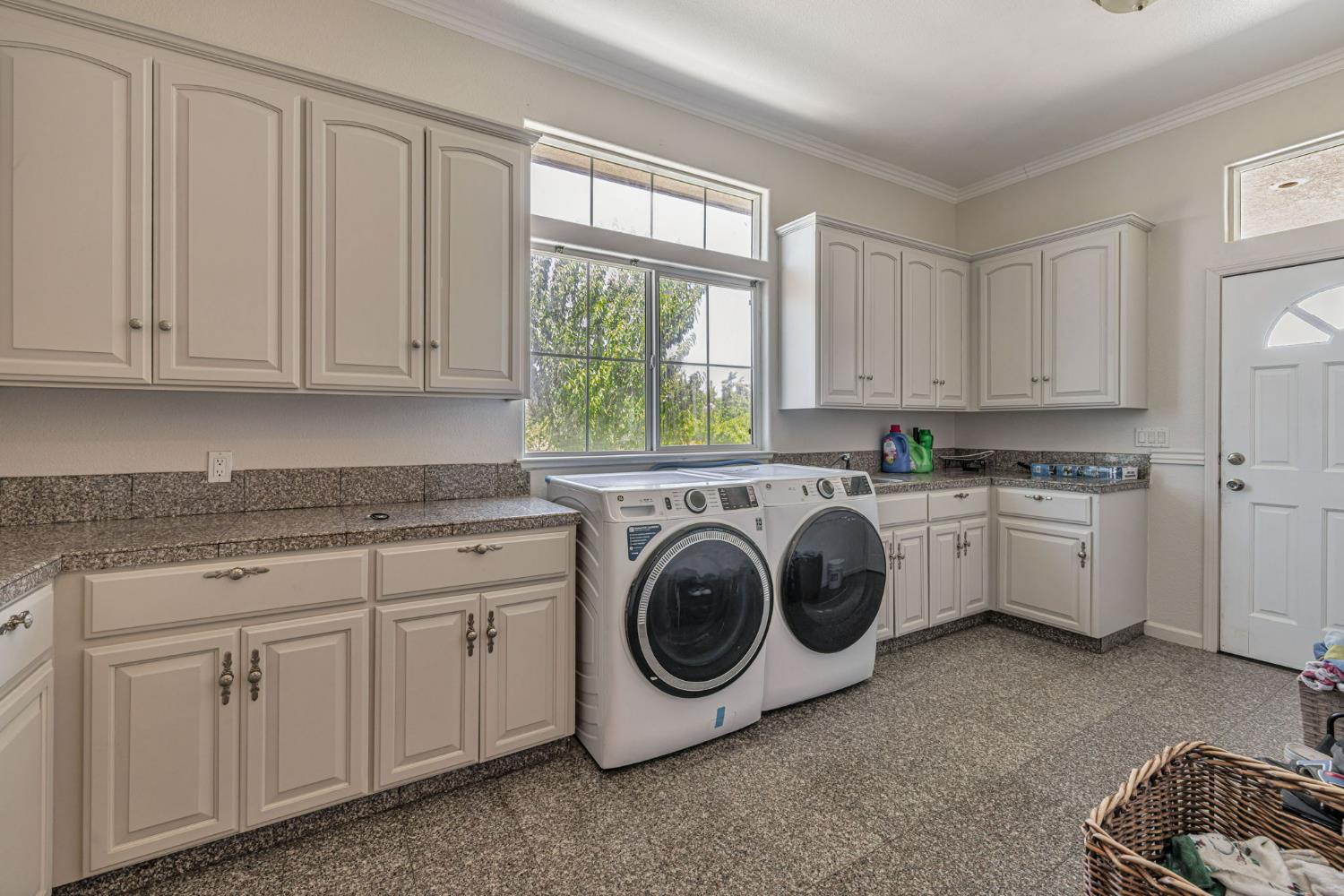 Detail Gallery Image 64 of 90 For 12732 N West Ln, Lodi,  CA 95240 - 6 Beds | 5/1 Baths