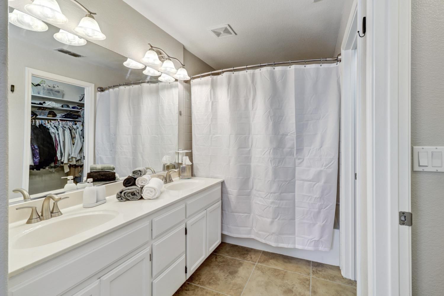 Detail Gallery Image 40 of 75 For 9473 Windrift Ln, Elk Grove,  CA 95758 - 4 Beds | 2/1 Baths