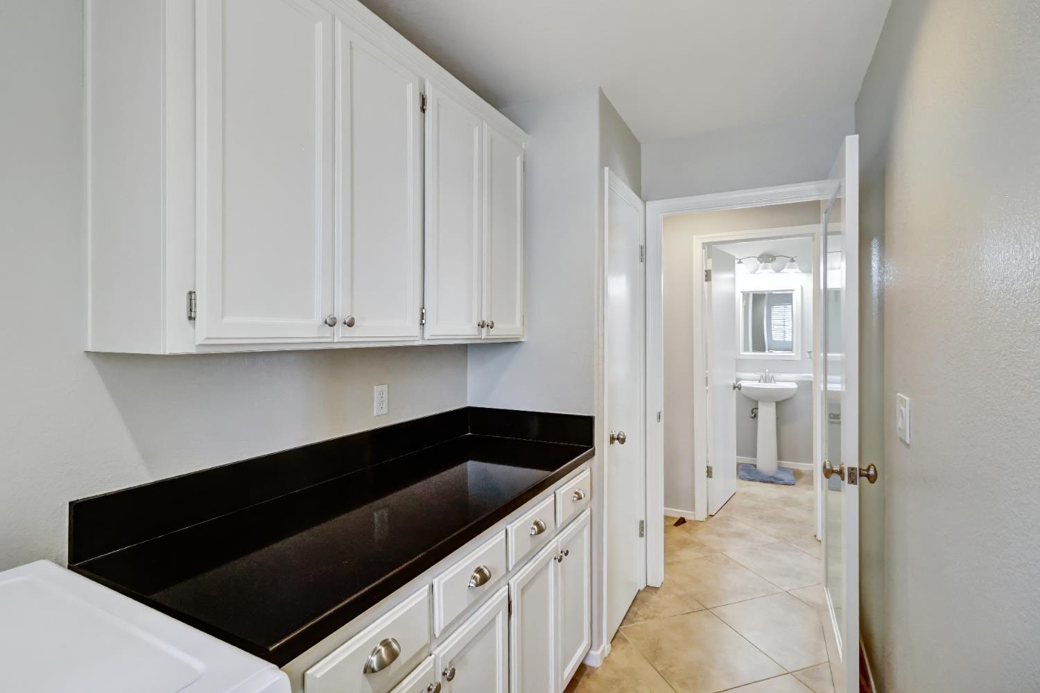 Detail Gallery Image 53 of 75 For 9473 Windrift Ln, Elk Grove,  CA 95758 - 4 Beds | 2/1 Baths