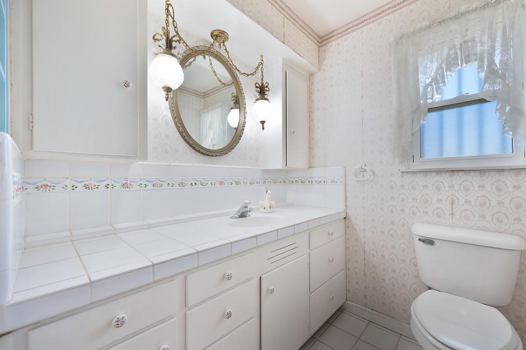 Detail Gallery Image 16 of 72 For 18493 N Jack Tone Rd, Lockeford,  CA 95237 - 4 Beds | 2/1 Baths