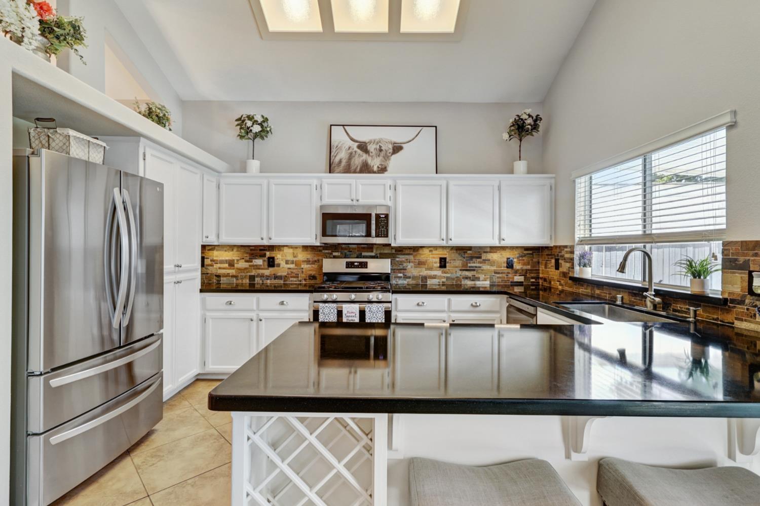 Detail Gallery Image 26 of 75 For 9473 Windrift Ln, Elk Grove,  CA 95758 - 4 Beds | 2/1 Baths