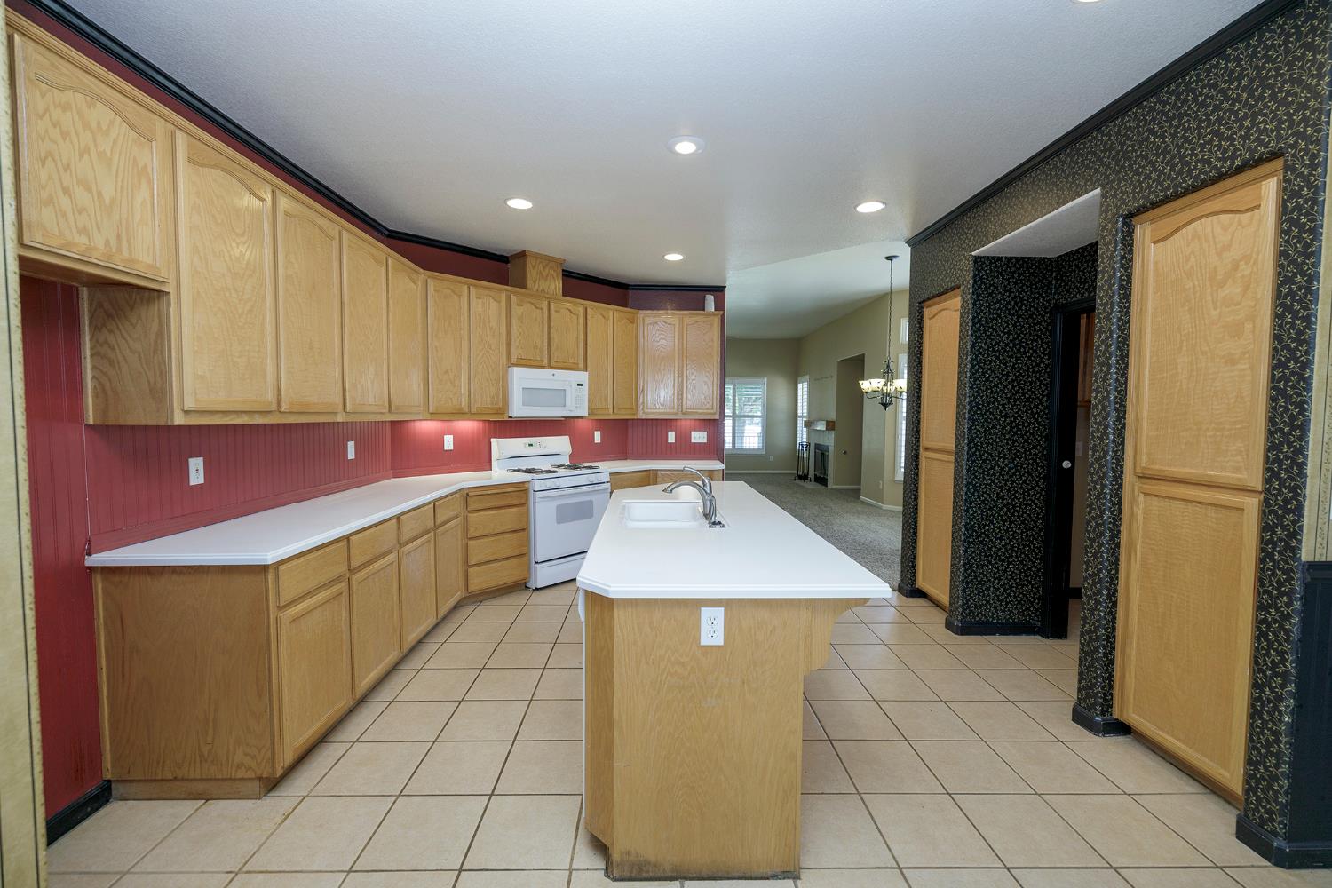 Detail Gallery Image 20 of 49 For 1813 Heartnut Way, Hughson,  CA 95326 - 3 Beds | 2 Baths