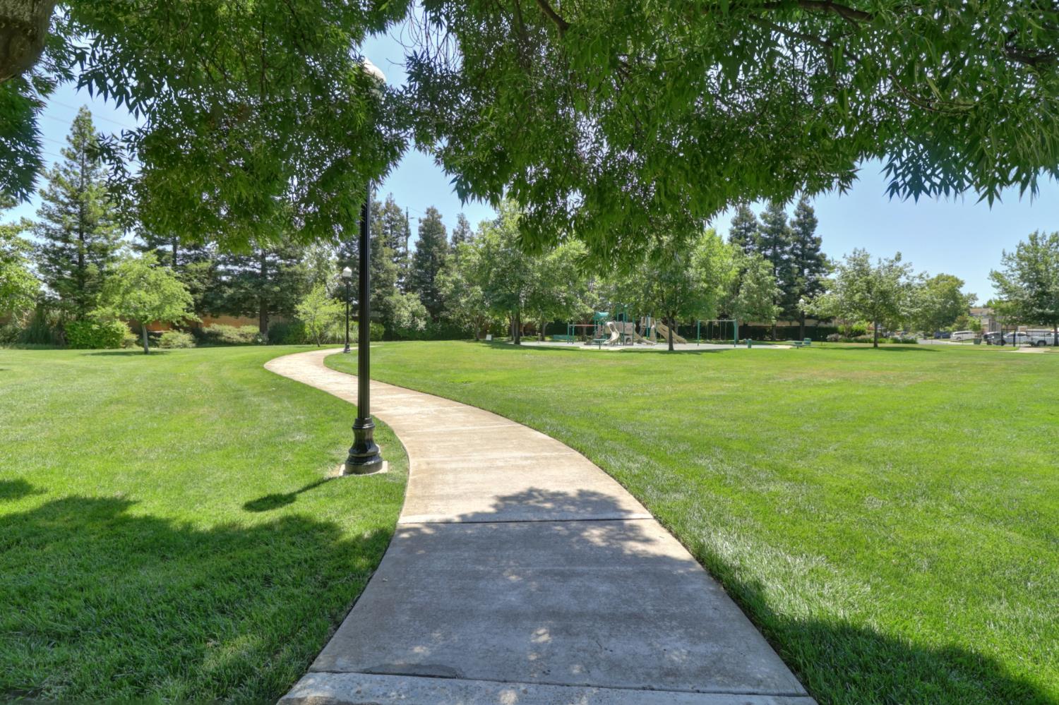 Detail Gallery Image 67 of 75 For 9473 Windrift Ln, Elk Grove,  CA 95758 - 4 Beds | 2/1 Baths