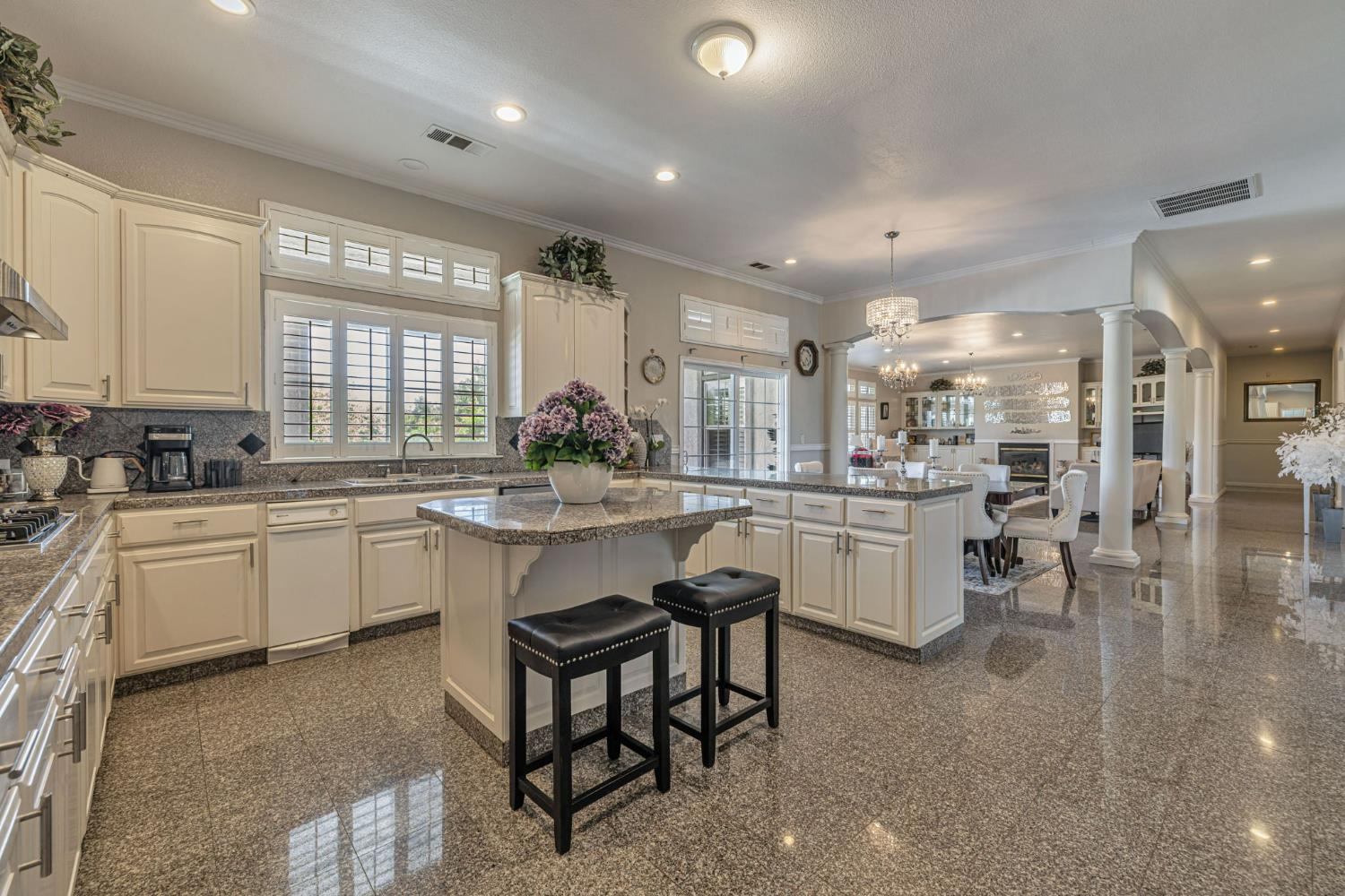 Detail Gallery Image 19 of 90 For 12732 N West Ln, Lodi,  CA 95240 - 6 Beds | 5/1 Baths