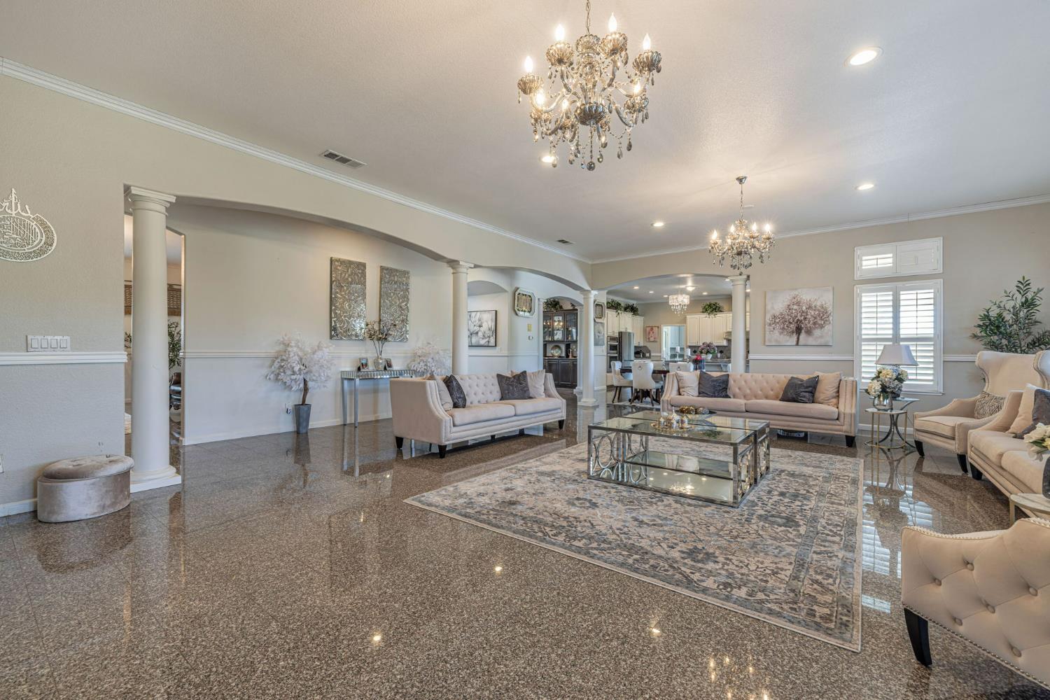 Detail Gallery Image 15 of 90 For 12732 N West Ln, Lodi,  CA 95240 - 6 Beds | 5/1 Baths