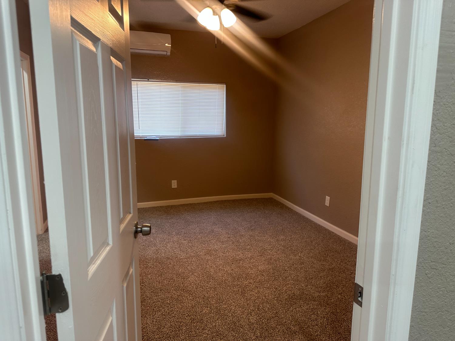 Detail Gallery Image 8 of 18 For 1224 Pinchot, Stockton,  CA 95205 - 3 Beds | 2 Baths