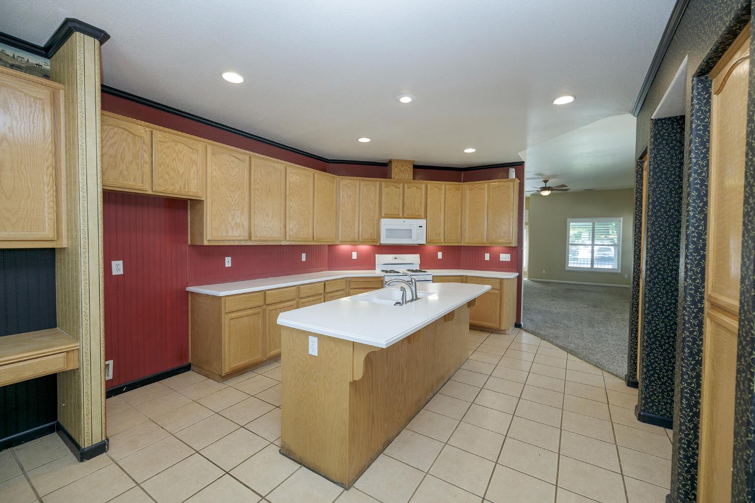 Detail Gallery Image 19 of 49 For 1813 Heartnut Way, Hughson,  CA 95326 - 3 Beds | 2 Baths