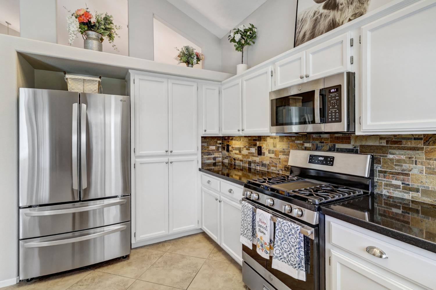Detail Gallery Image 32 of 75 For 9473 Windrift Ln, Elk Grove,  CA 95758 - 4 Beds | 2/1 Baths