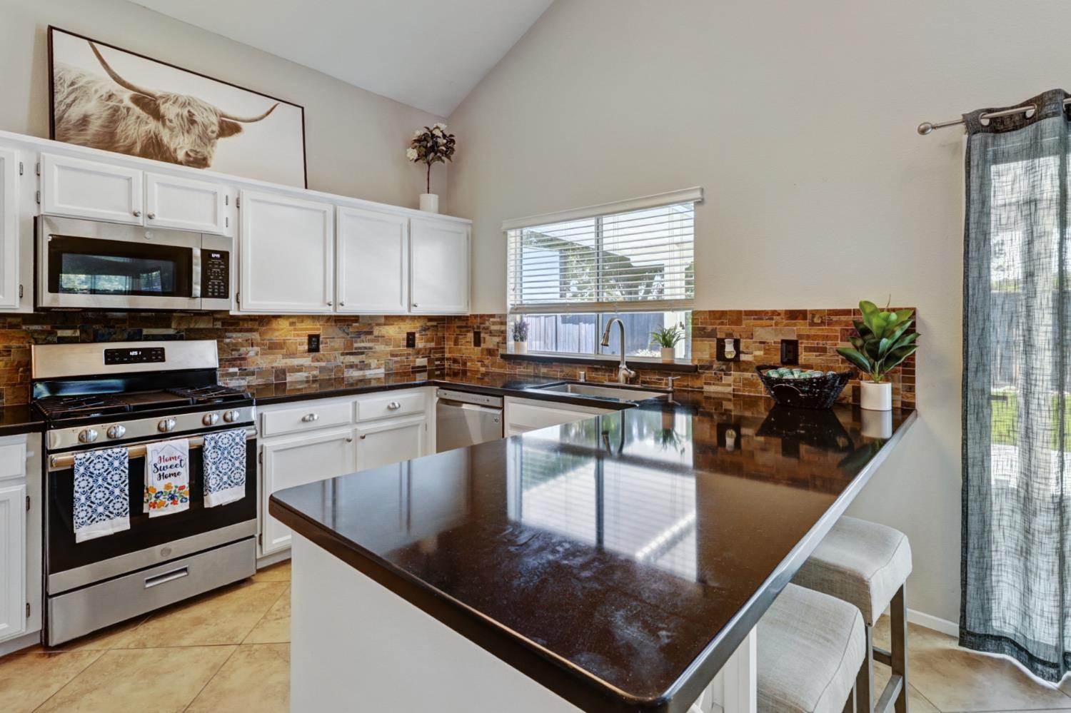 Detail Gallery Image 27 of 75 For 9473 Windrift Ln, Elk Grove,  CA 95758 - 4 Beds | 2/1 Baths