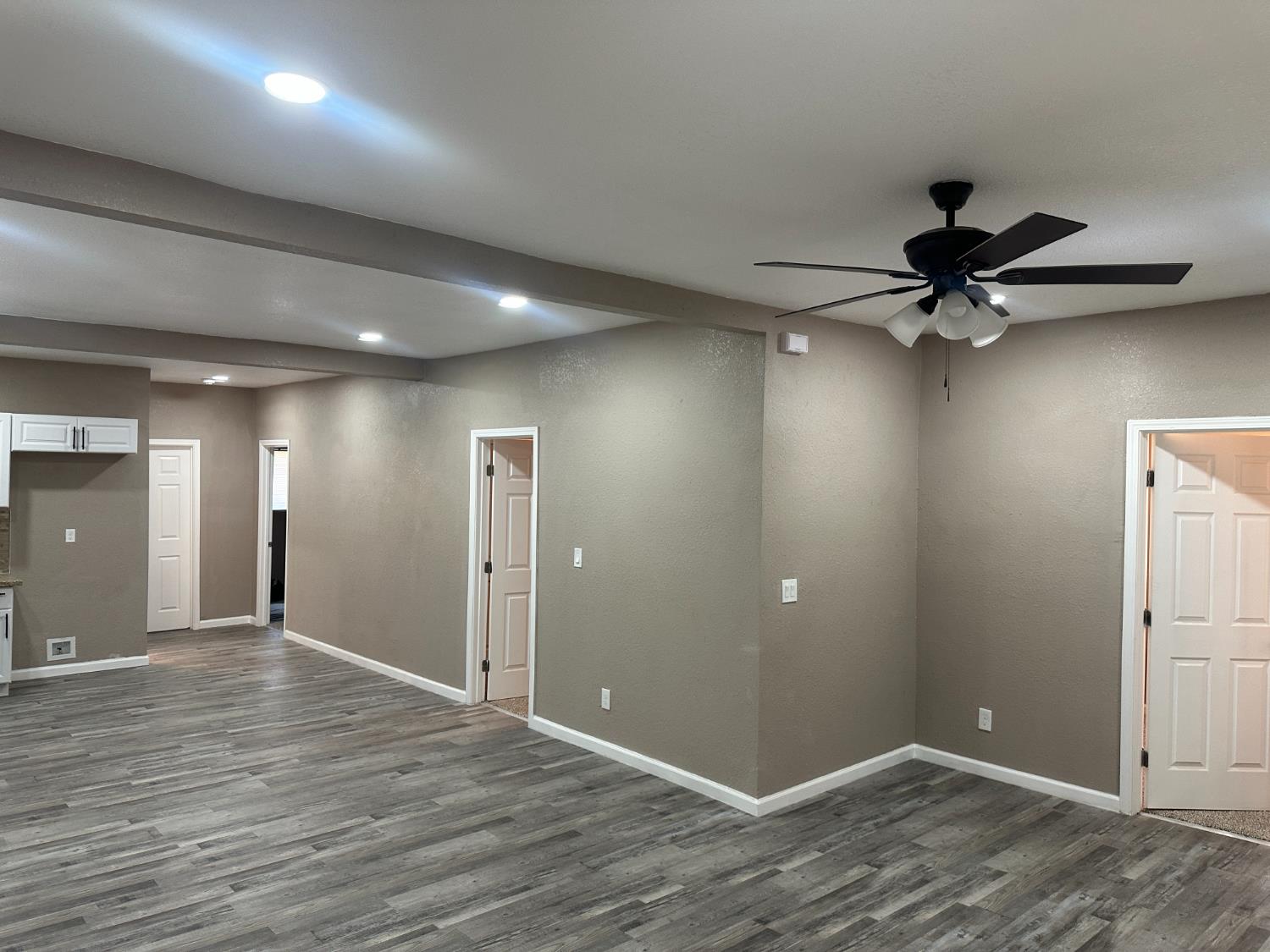 Detail Gallery Image 3 of 18 For 1224 Pinchot, Stockton,  CA 95205 - 3 Beds | 2 Baths