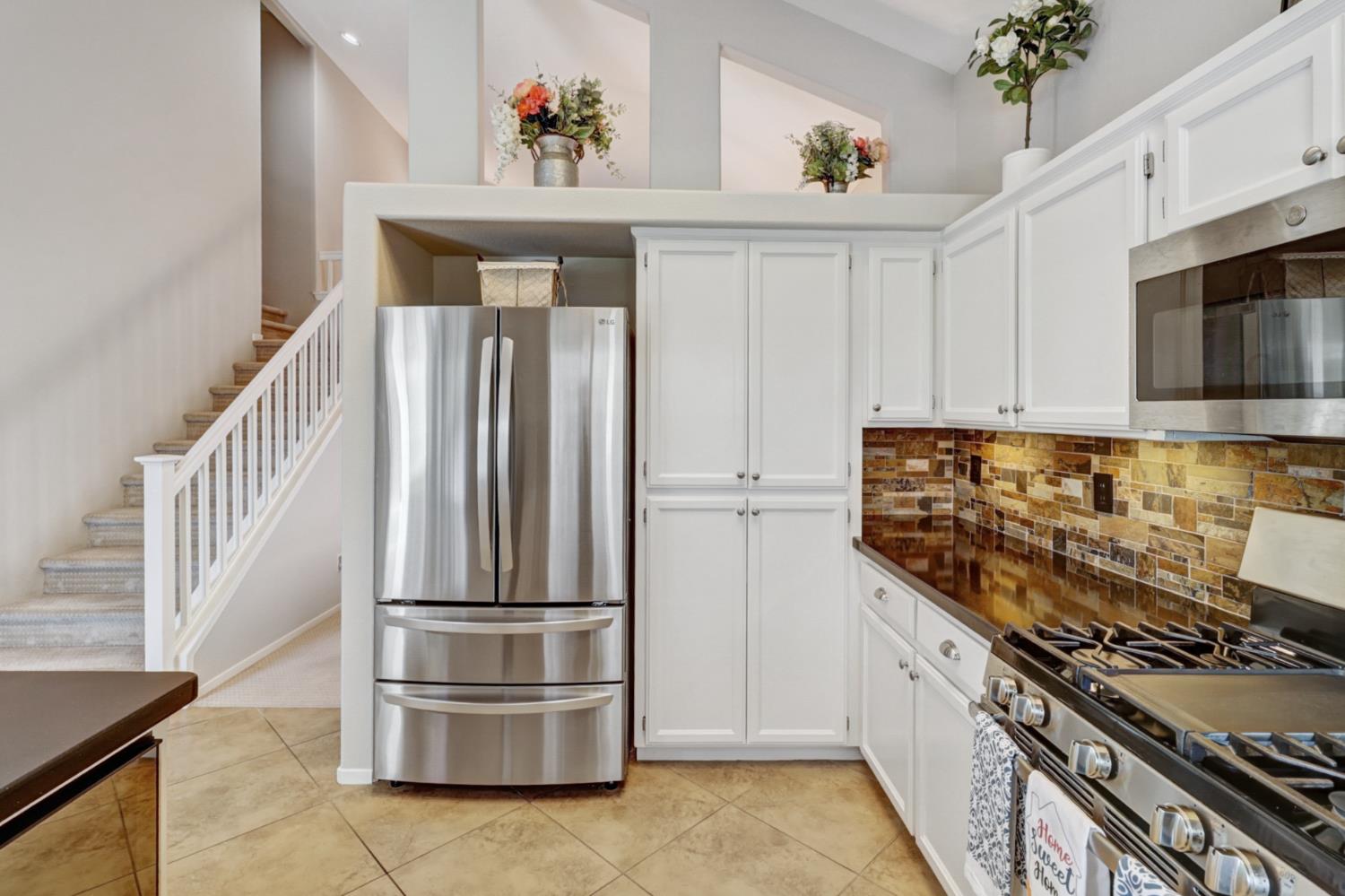Detail Gallery Image 33 of 75 For 9473 Windrift Ln, Elk Grove,  CA 95758 - 4 Beds | 2/1 Baths