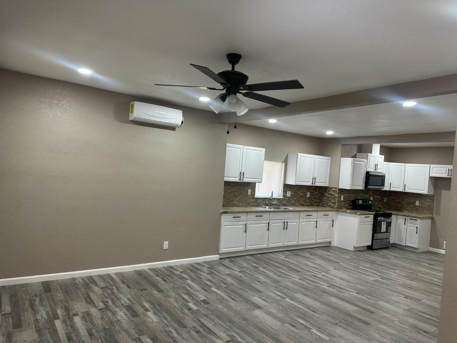 Detail Gallery Image 2 of 18 For 1224 Pinchot, Stockton,  CA 95205 - 3 Beds | 2 Baths