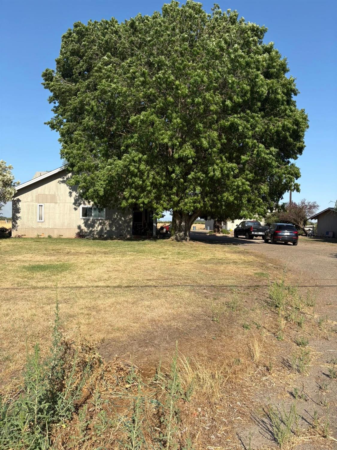 Detail Gallery Image 2 of 25 For 23324 N Dustin Rd, Acampo,  CA 95220 - 5 Beds | 3/1 Baths