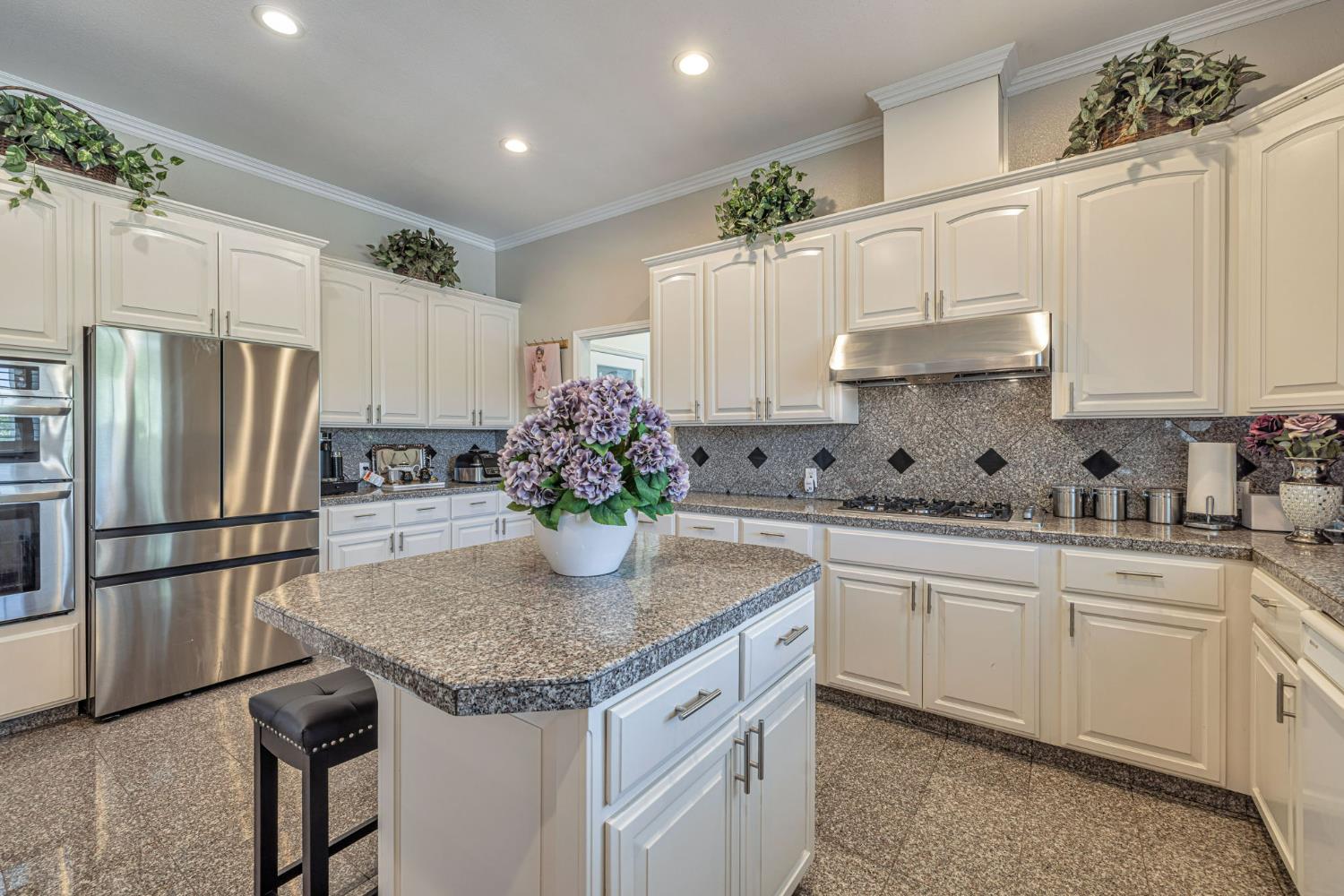 Detail Gallery Image 21 of 90 For 12732 N West Ln, Lodi,  CA 95240 - 6 Beds | 5/1 Baths