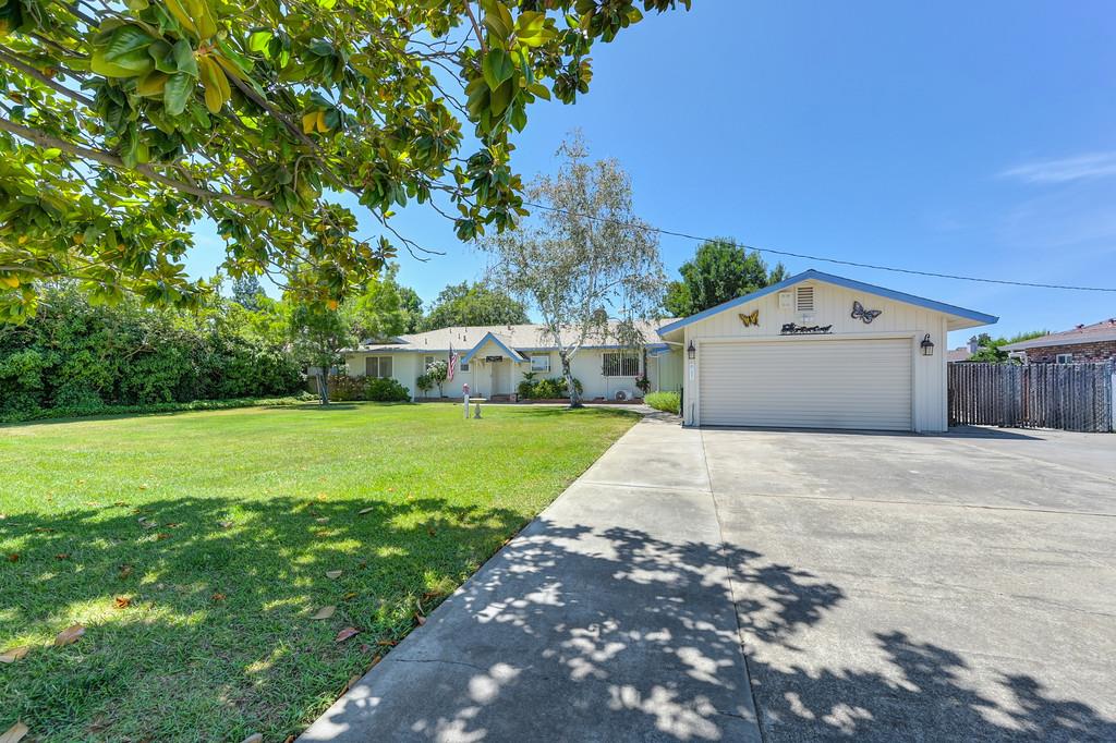 Detail Gallery Image 3 of 72 For 18493 N Jack Tone Rd, Lockeford,  CA 95237 - 4 Beds | 2/1 Baths