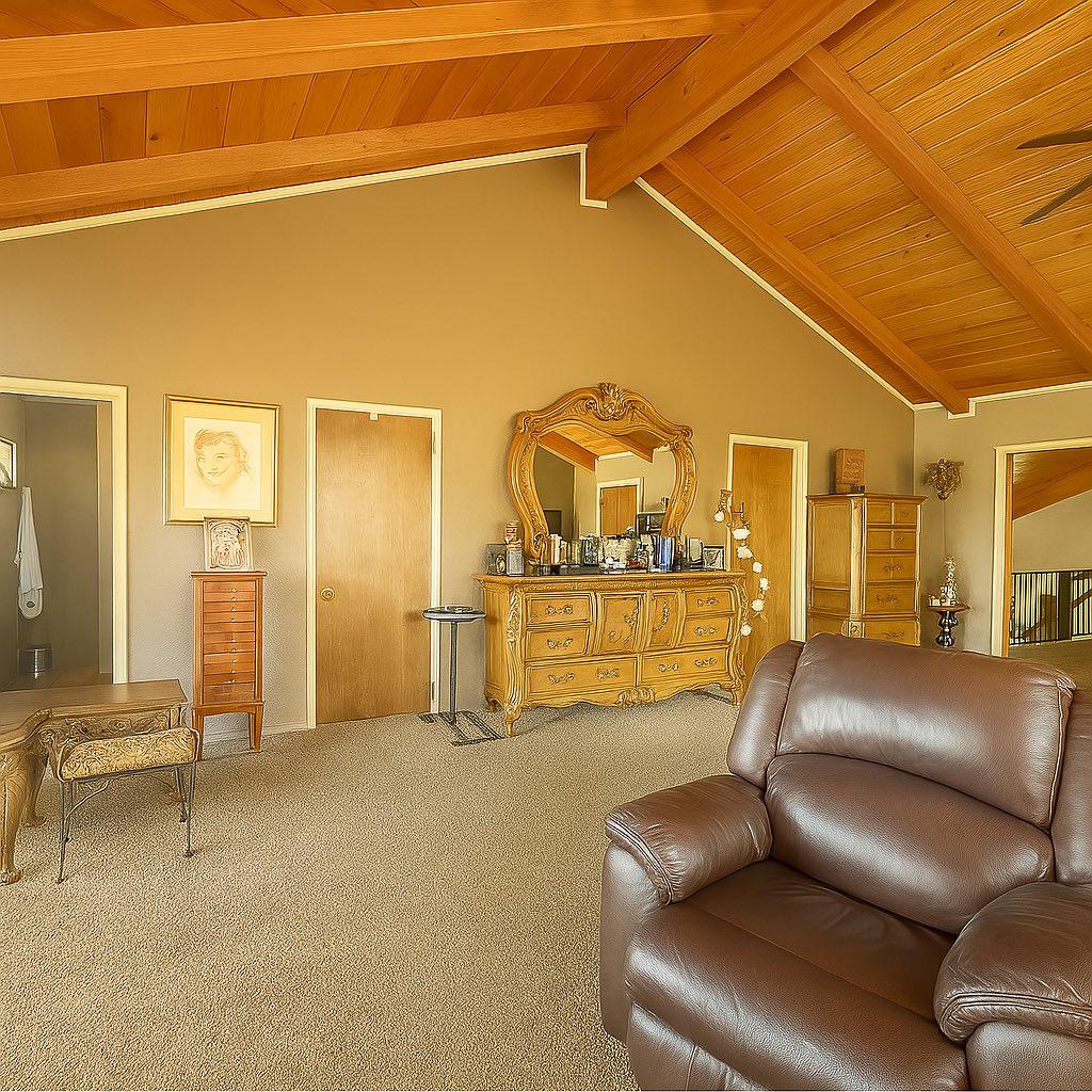 Detail Gallery Image 10 of 25 For 23324 N Dustin Rd, Acampo,  CA 95220 - 5 Beds | 3/1 Baths